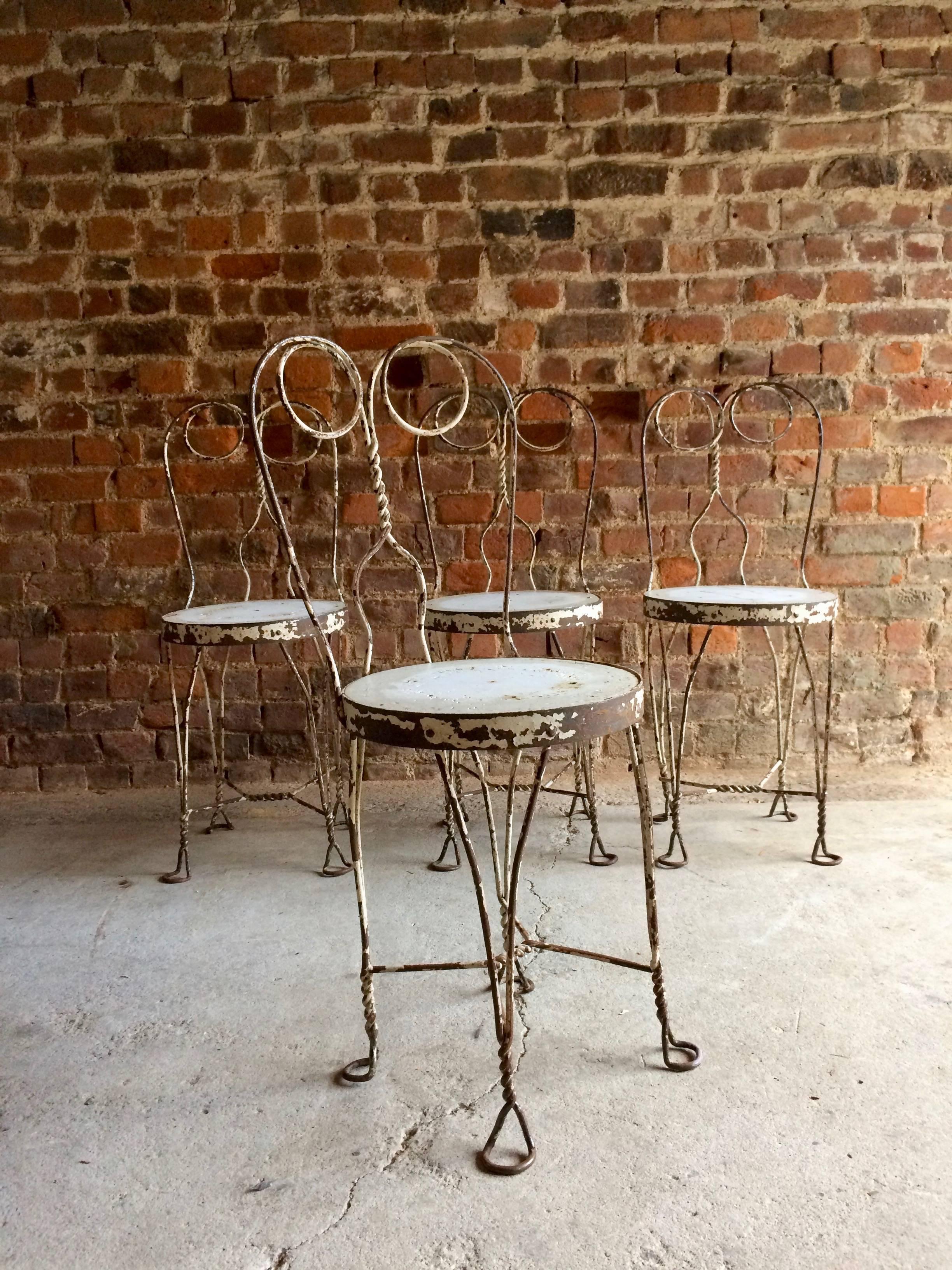 French Bistro Table and Four Chairs Original Wrought Iron, circa 1920s 1
