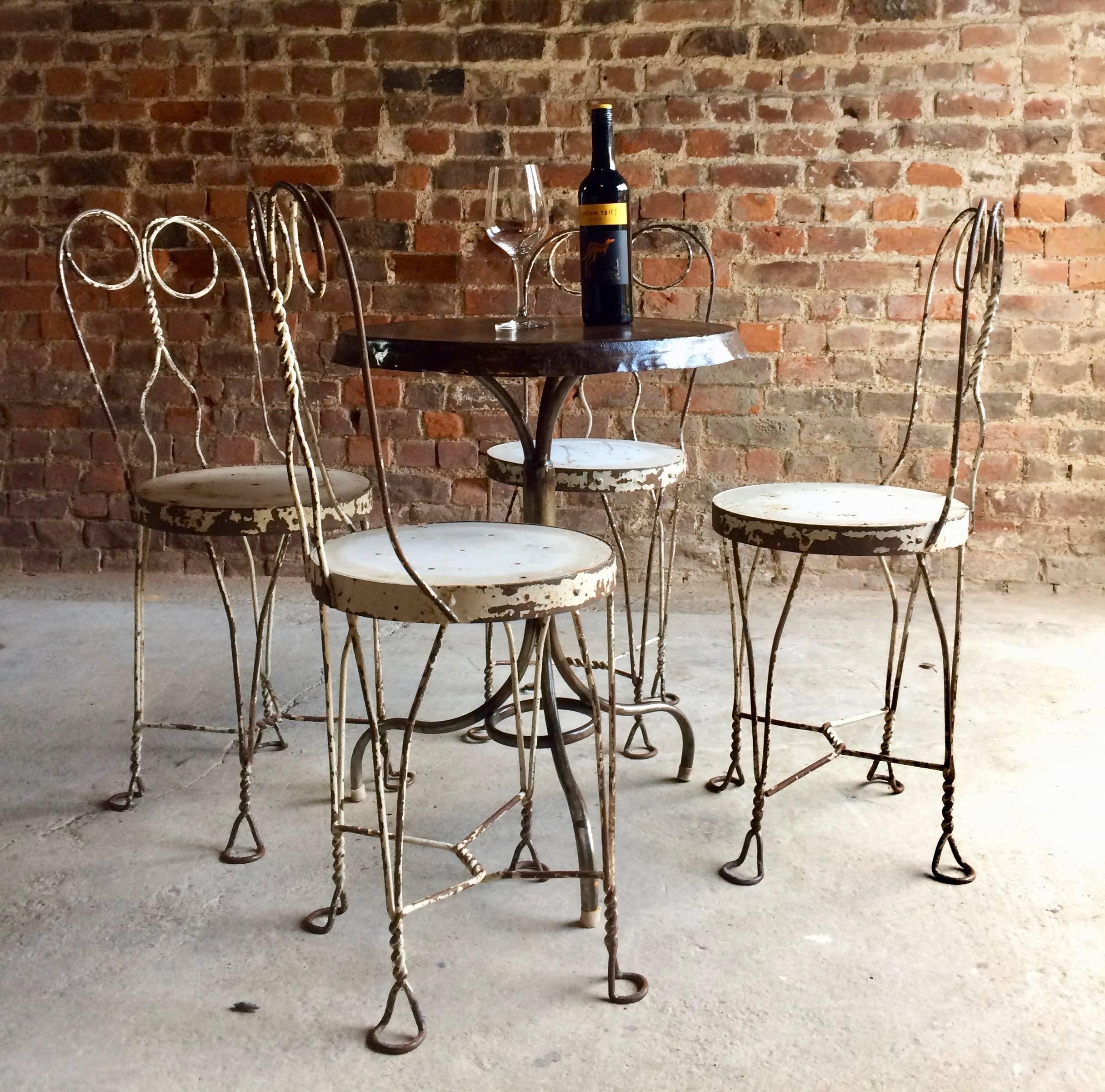 French Bistro Table and Four Chairs Original Wrought Iron, circa 1920s 4