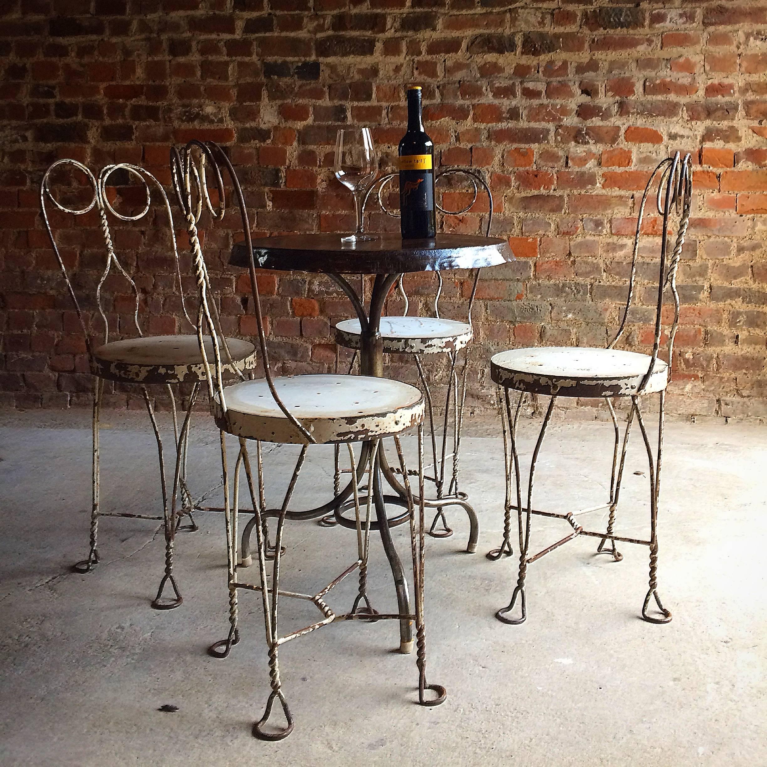 French Bistro Table and Four Chairs Original Wrought Iron, circa 1920s 5