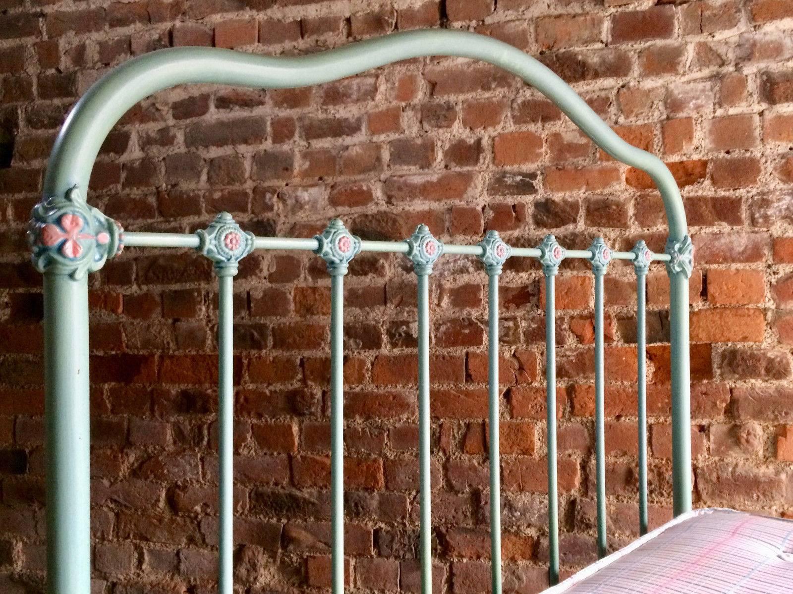 Stunning Antique Cast Iron Bed Single on Casters 19th Century Victorian Mattress In Excellent Condition In Longdon, Tewkesbury