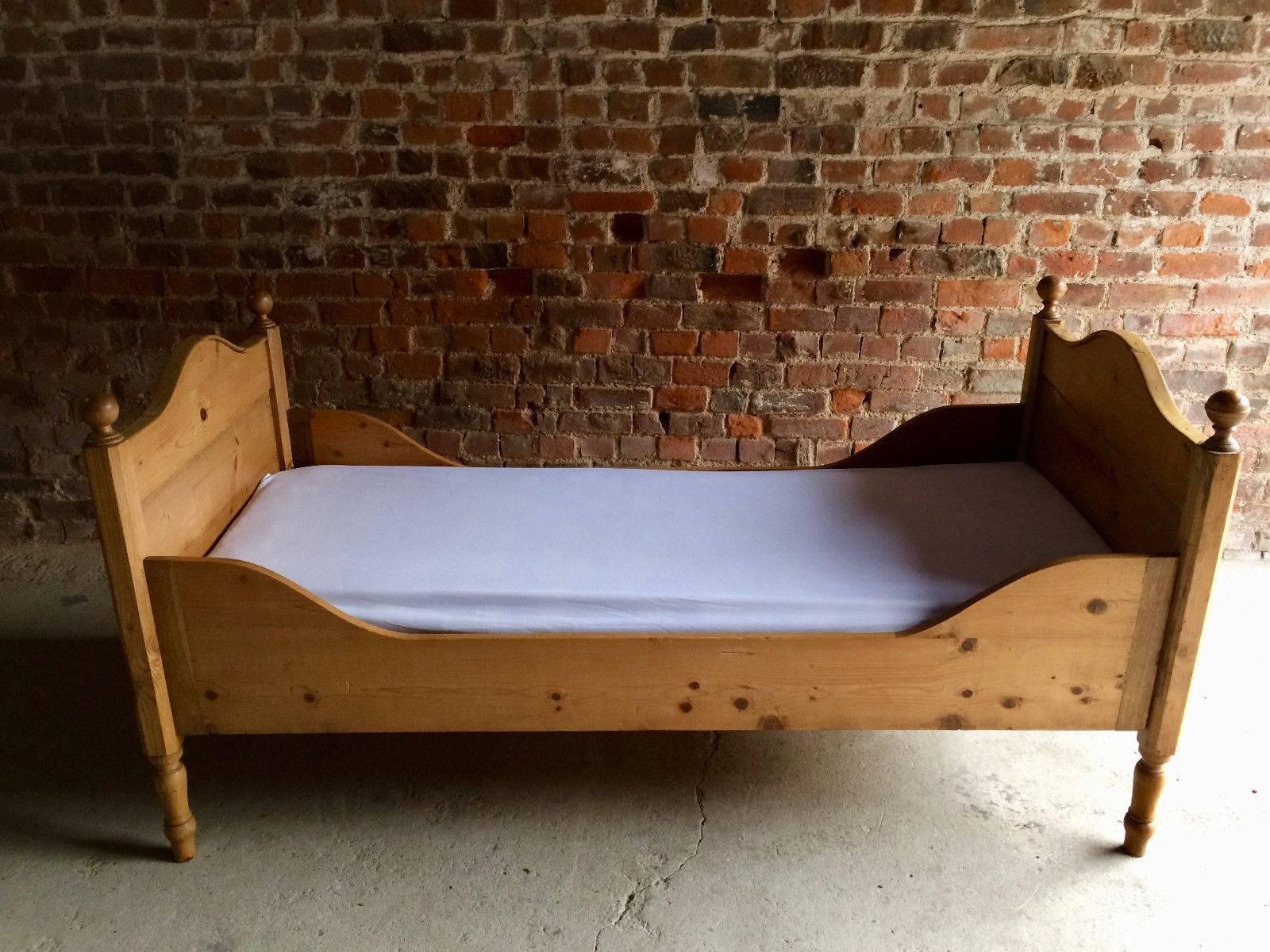 pine day bed