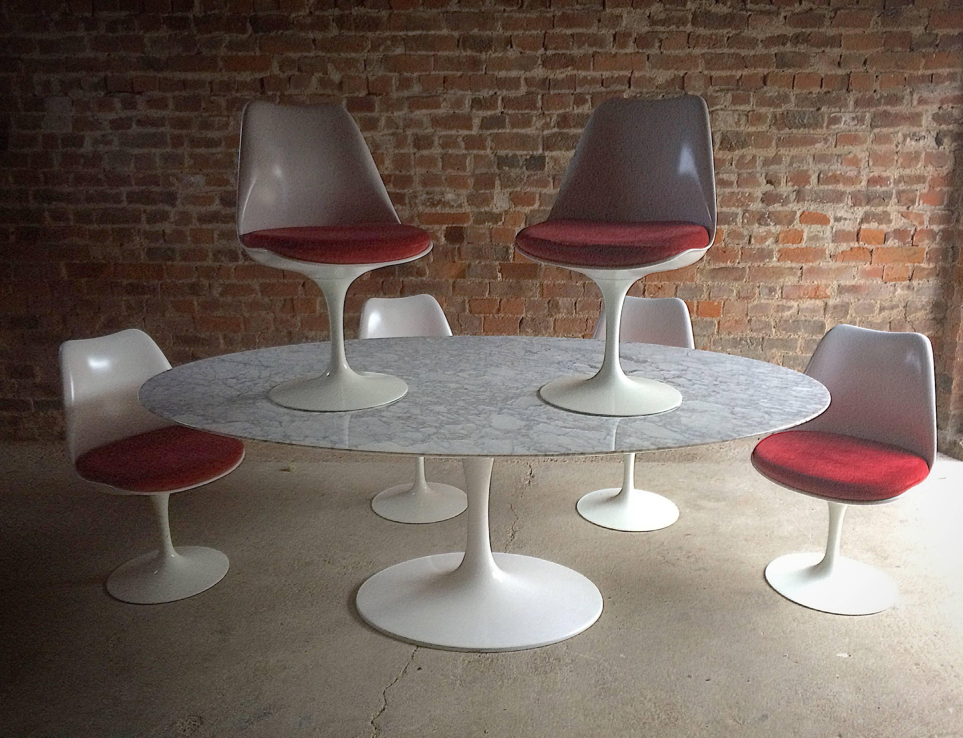 Eero Saarinen Oval Marble Dining Tulip Table Six Tulip Chairs Knoll Studio In Excellent Condition In Longdon, Tewkesbury