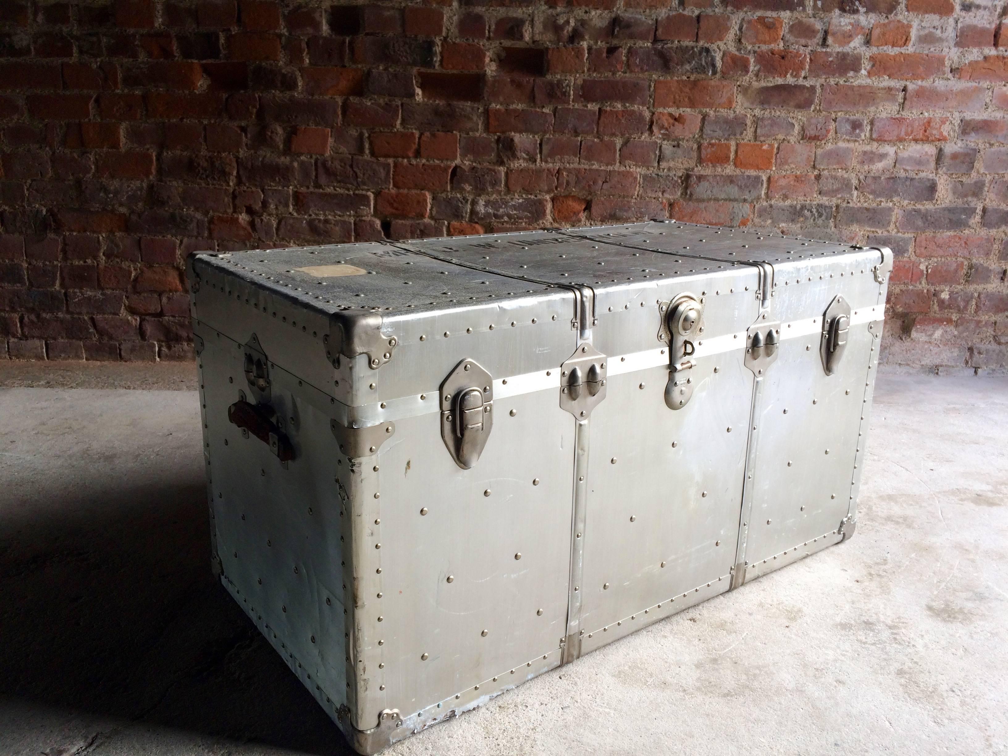 Vintage Zinc Industrial Travel Trunk Chest In Good Condition In Longdon, Tewkesbury