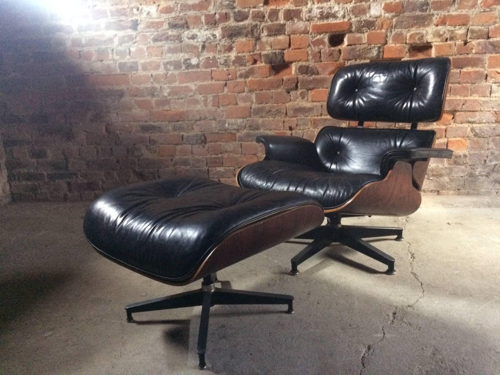 Original Herman Miller Eames Designed 670 Lounge Chair and Matching 671 Ottoman In Good Condition In Longdon, Tewkesbury