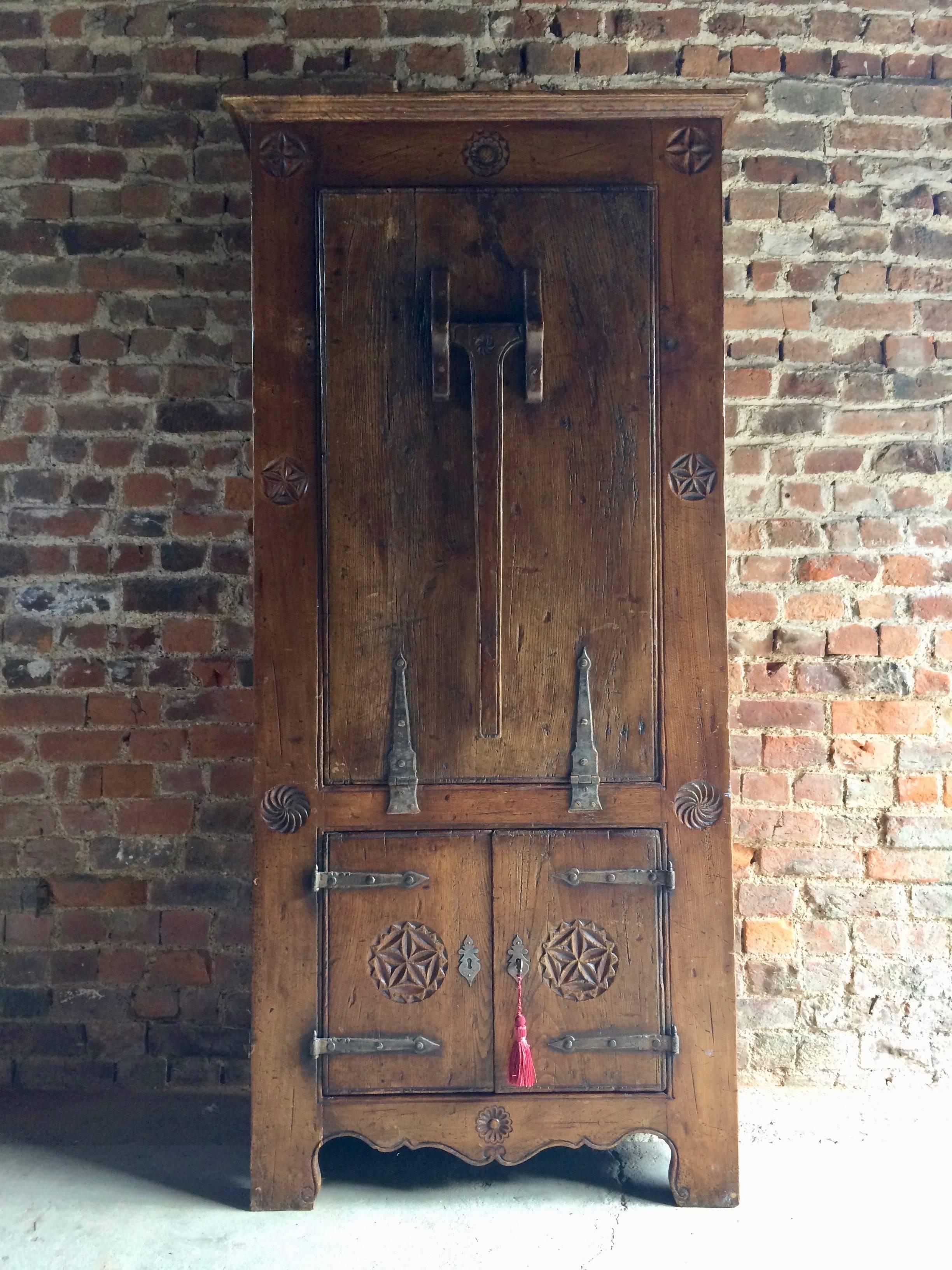 Primitive Farmhouse Cupboard Table 16th Century Dutch Solid Oak 3