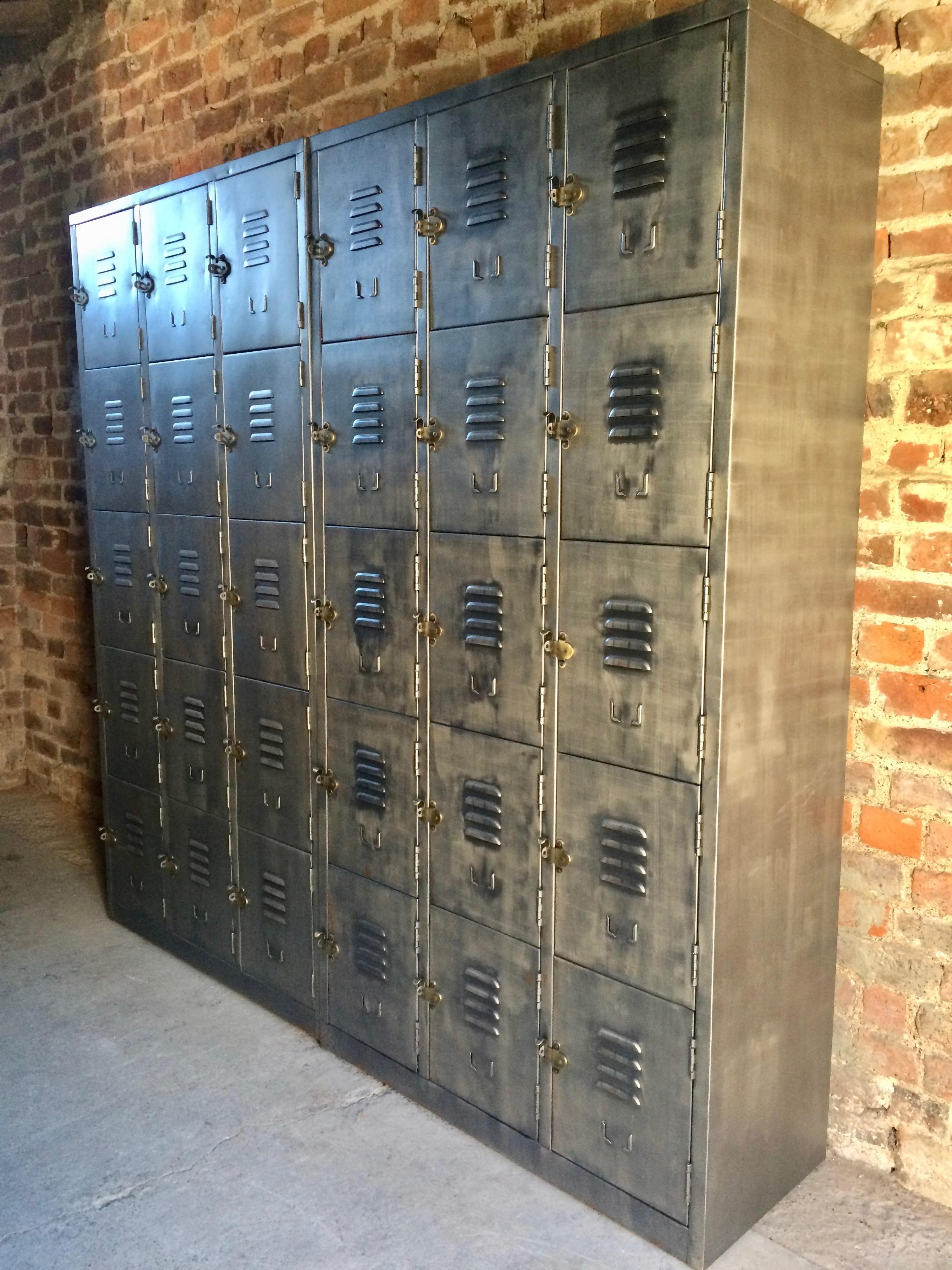 Fabulous Industrial Metal Lockers Thirty Cabinets Loft Style Brushed Steel (21. Jahrhundert und zeitgenössisch)