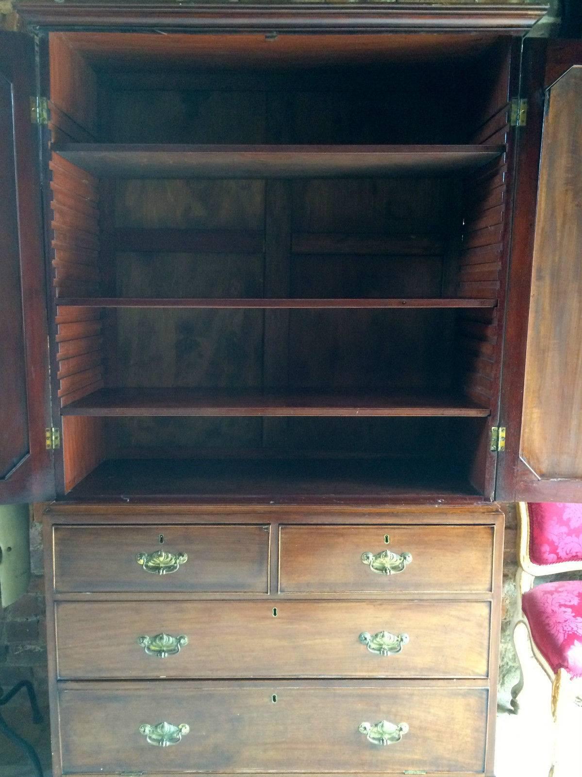 Antique Linen Press Wardrobe Mahogany Chest Victorian, Late 19th Century In Good Condition In Longdon, Tewkesbury