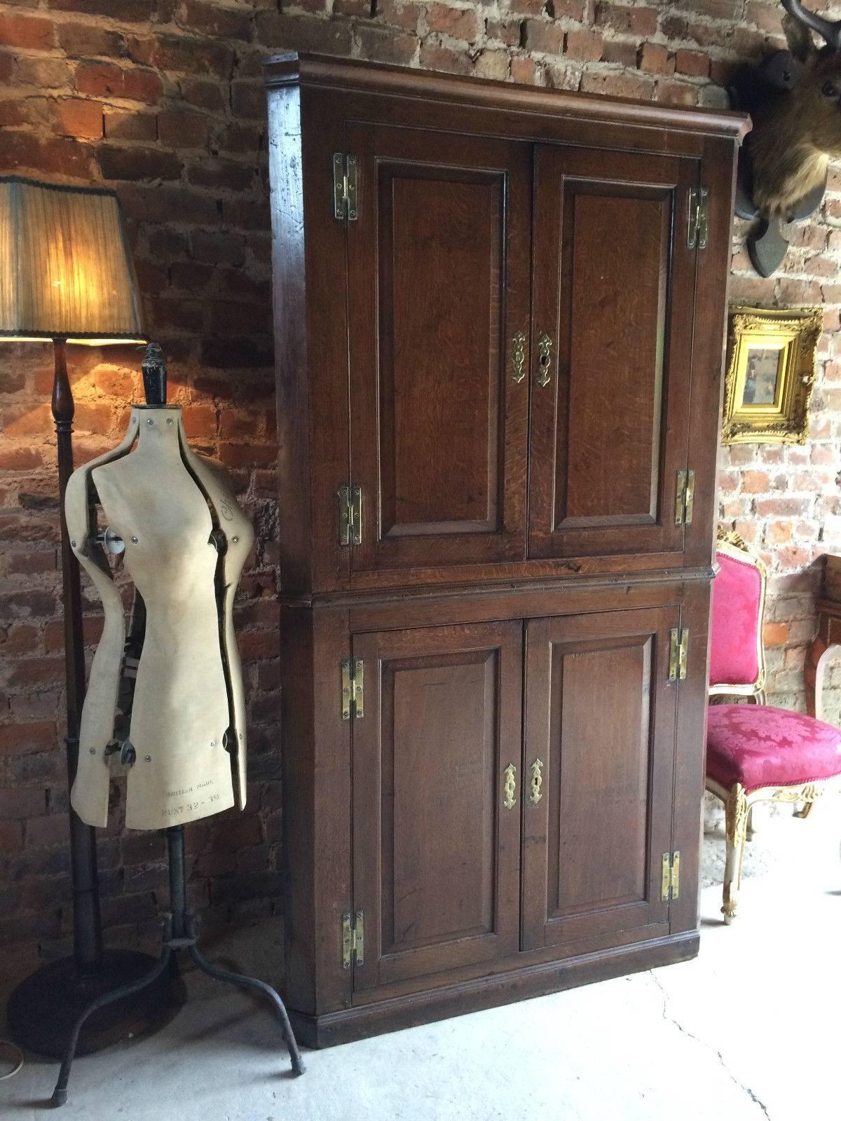 Antique Mahogany Corner Cupboard 18th Century George II, circa 1750 1