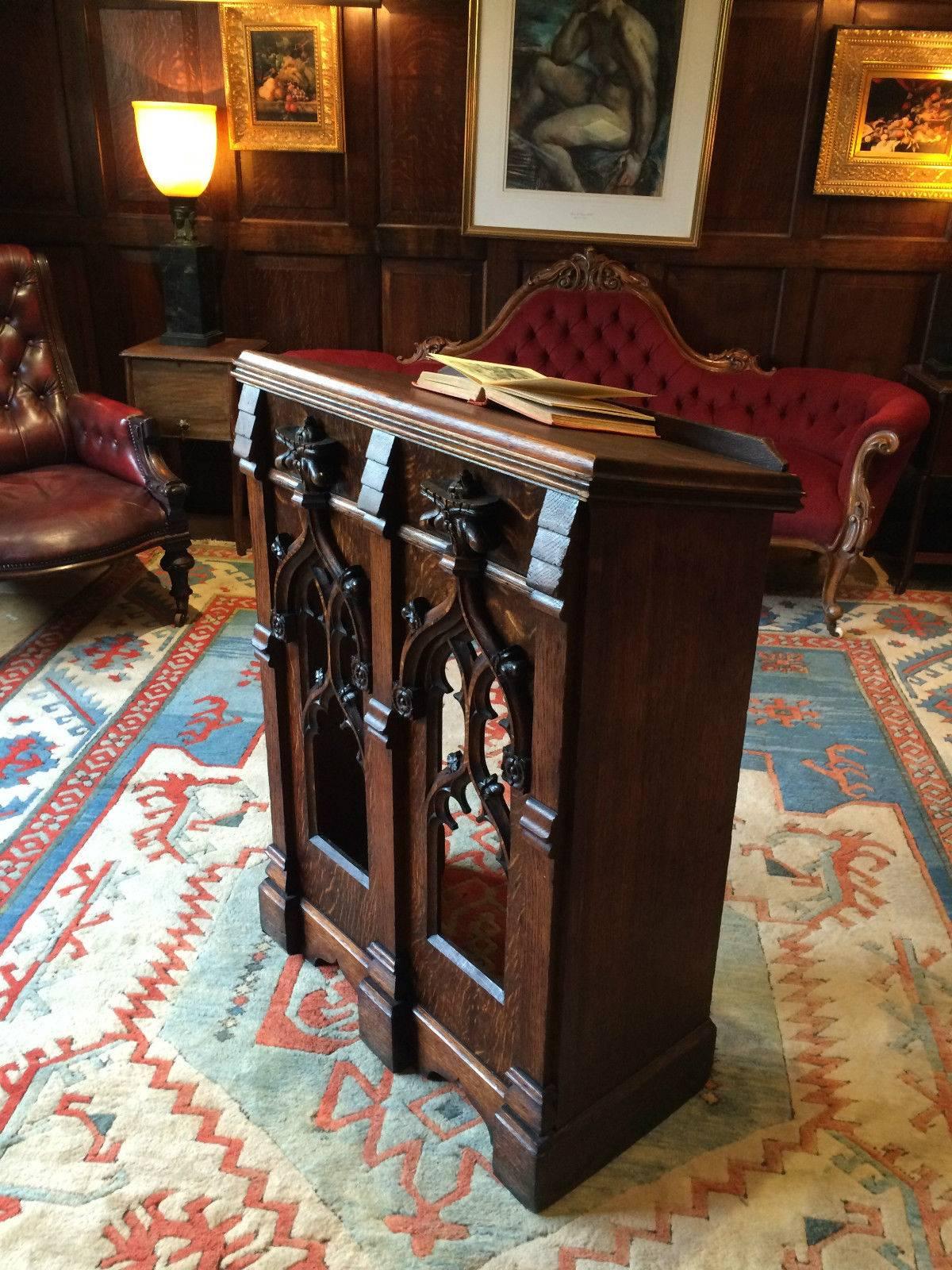 Antique Solid Oak Bible Stand Lectern, Gothic Victorian, 19th Century In Excellent Condition In Longdon, Tewkesbury