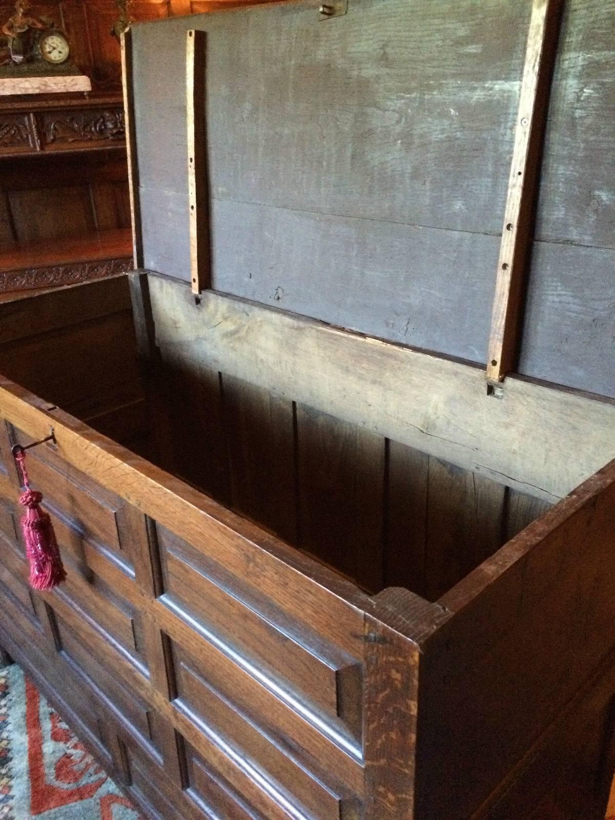 18th Century and Earlier Large Antique Chest Coffer Trunk Blanket Box Solid Oak, 18th Century