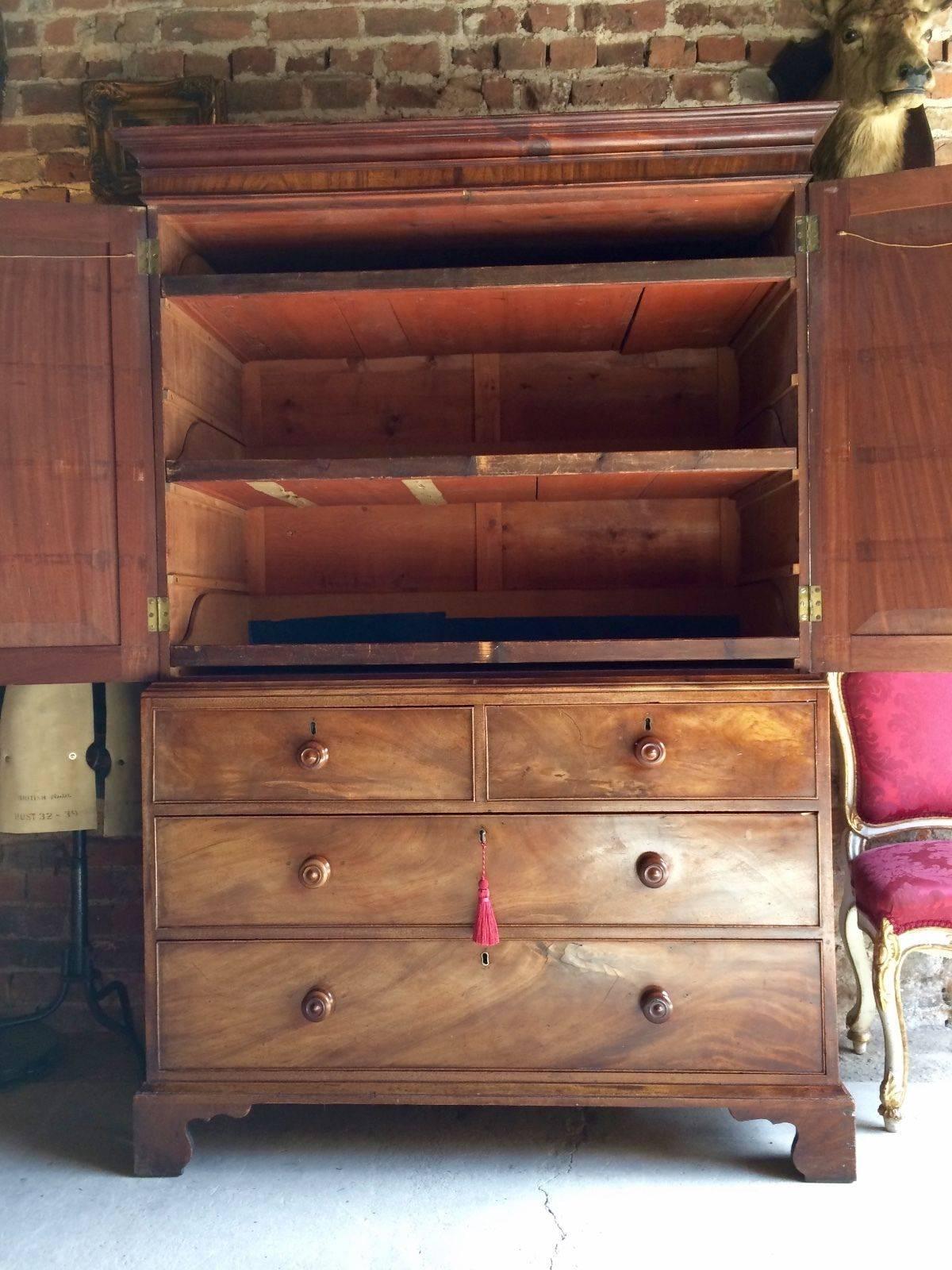 Antique Regency Linen Press Dresser Light Mahogany George IV, 19th Century, 1820 In Good Condition In Longdon, Tewkesbury