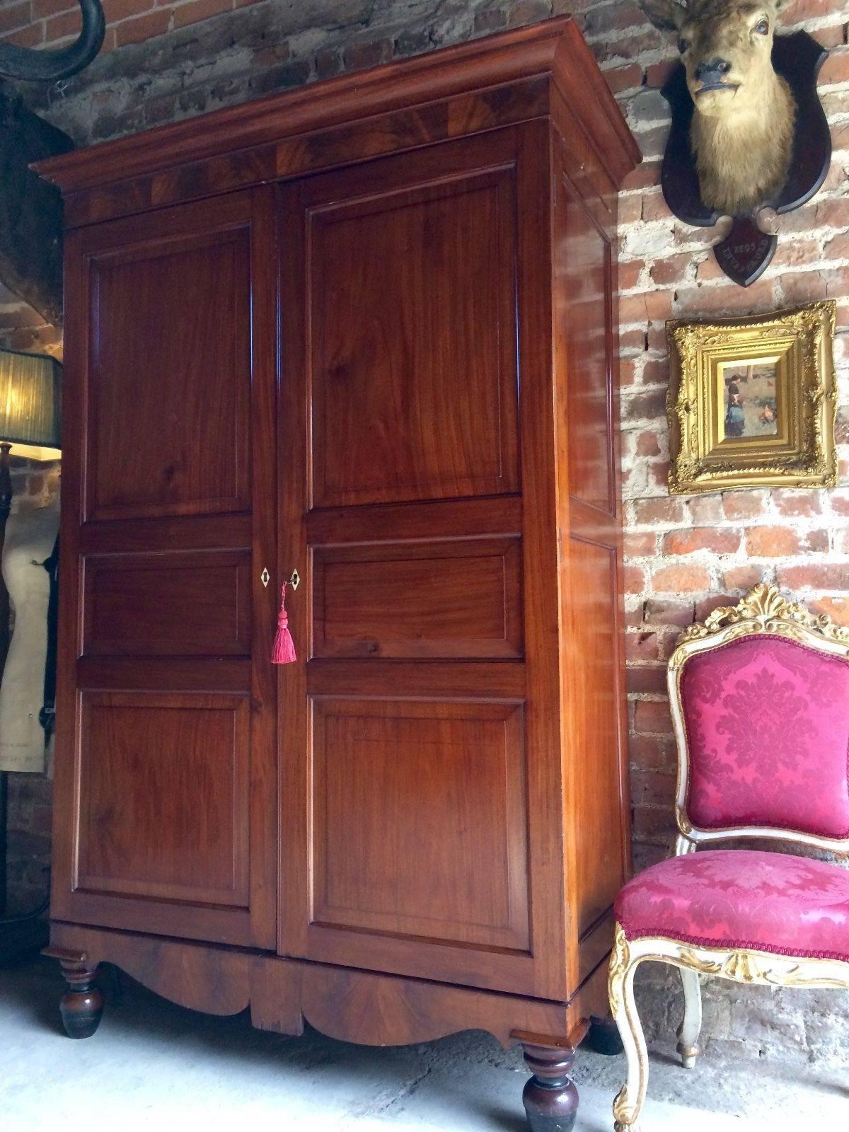 Antique Double Wardrobe Armoire Mahogany Victorian, 19th Century Tall In Good Condition In Longdon, Tewkesbury