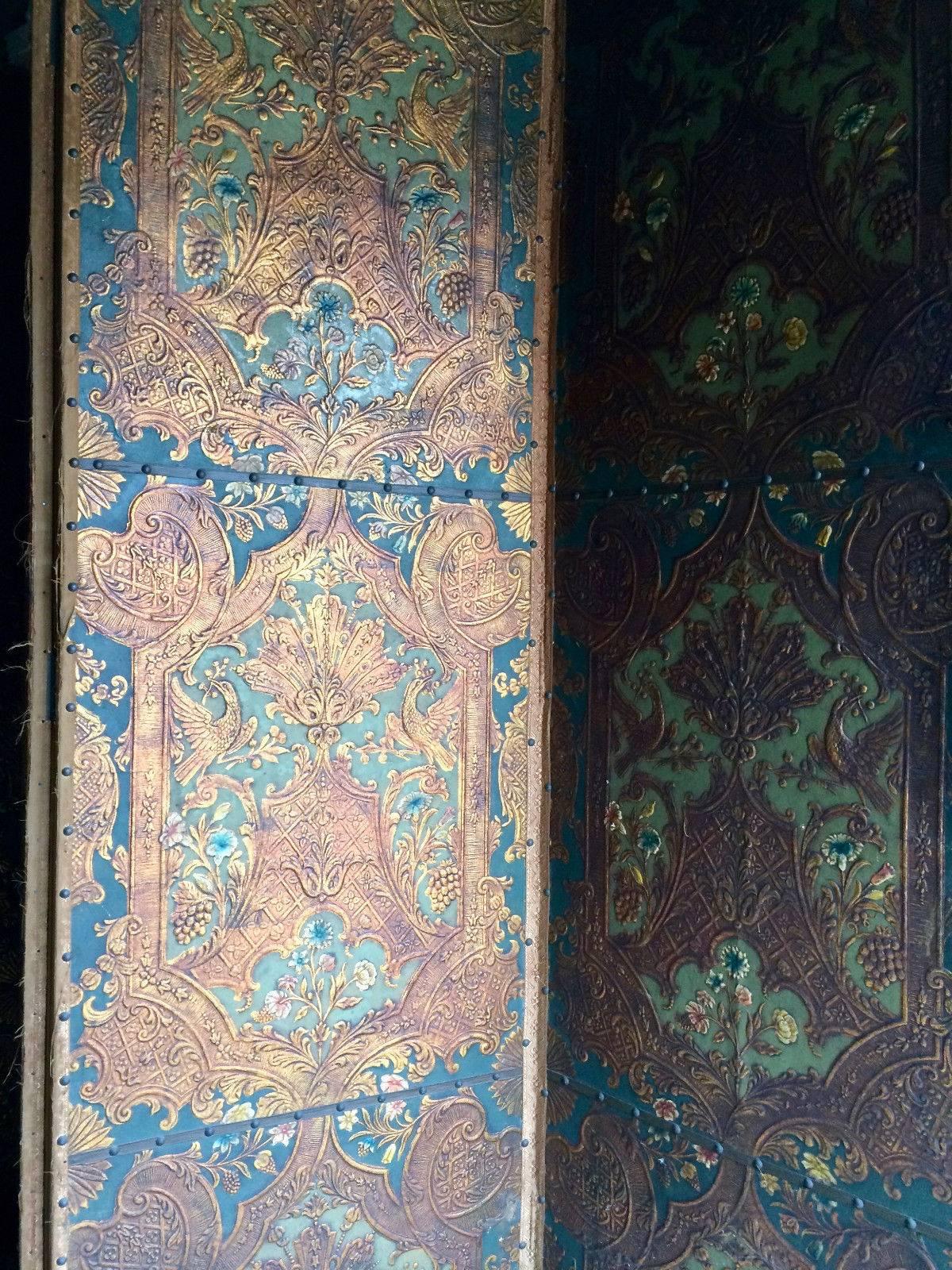 Antique Screen Room Divider Four-Fold Victorian Leather Embossed Gilded In Good Condition In Longdon, Tewkesbury