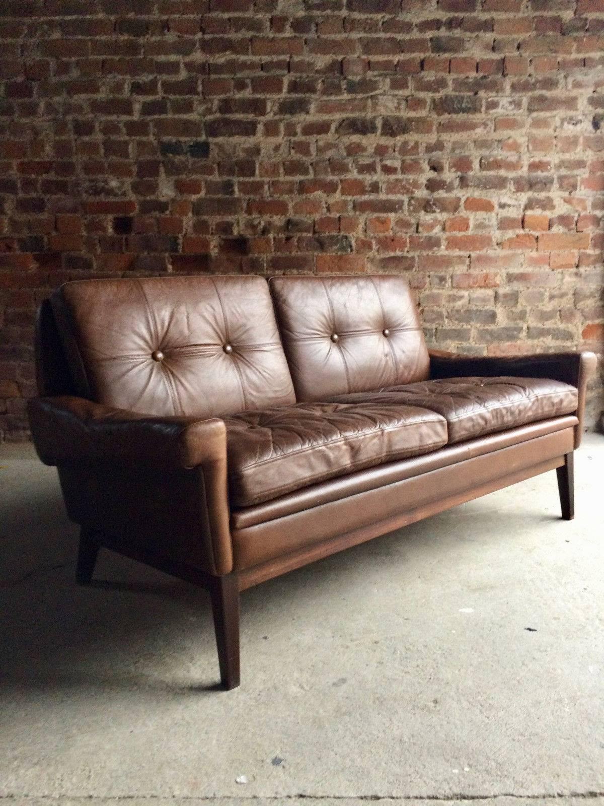 Skipper Møbler Danish Brown Leather Two-Seat Settee Midcentury, circa 1970s In Excellent Condition In Longdon, Tewkesbury