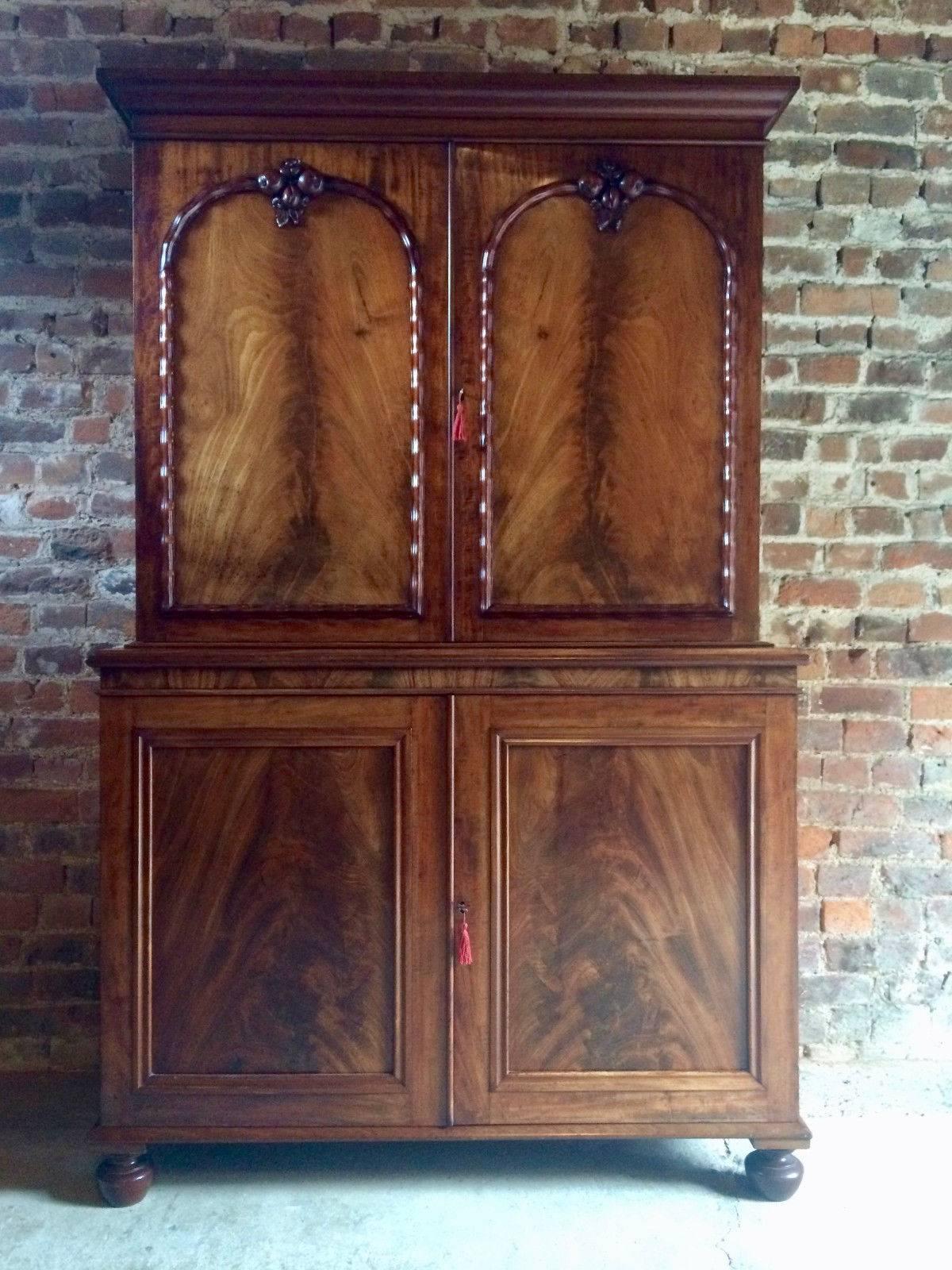 Antique Regency Cabinet Linen Press Housekeepers Cupboard Mahogany, circa 1820 In Excellent Condition For Sale In Longdon, Tewkesbury