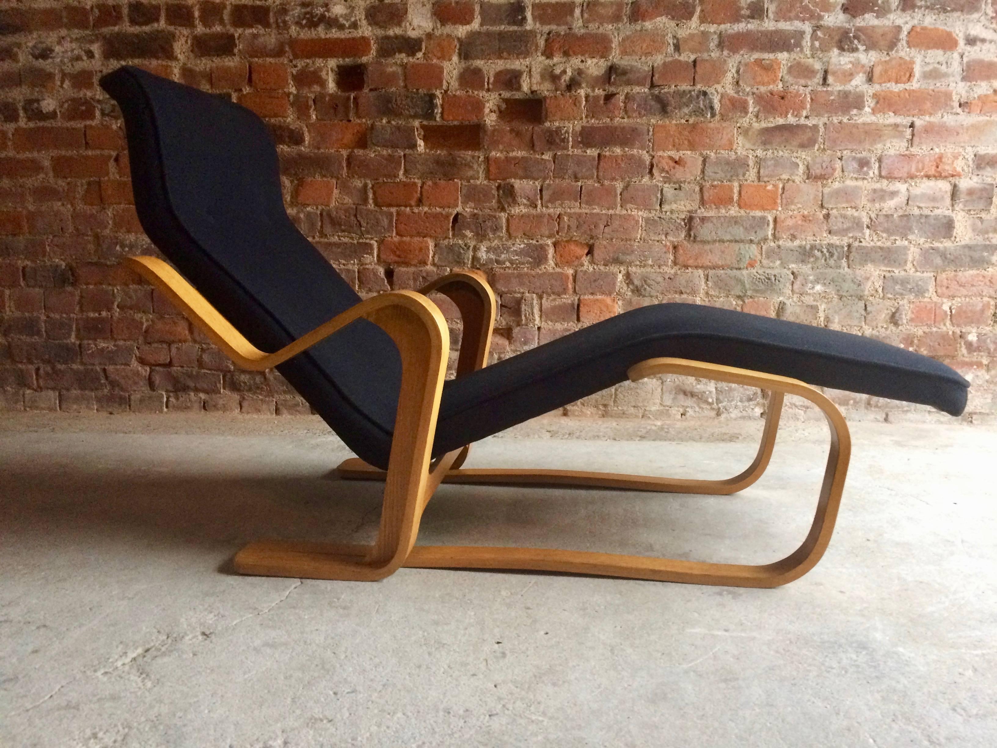 Marcel Breuer Long Chair Chaise Longue Black Midcentury 1970s Bauhaus No. 3 2