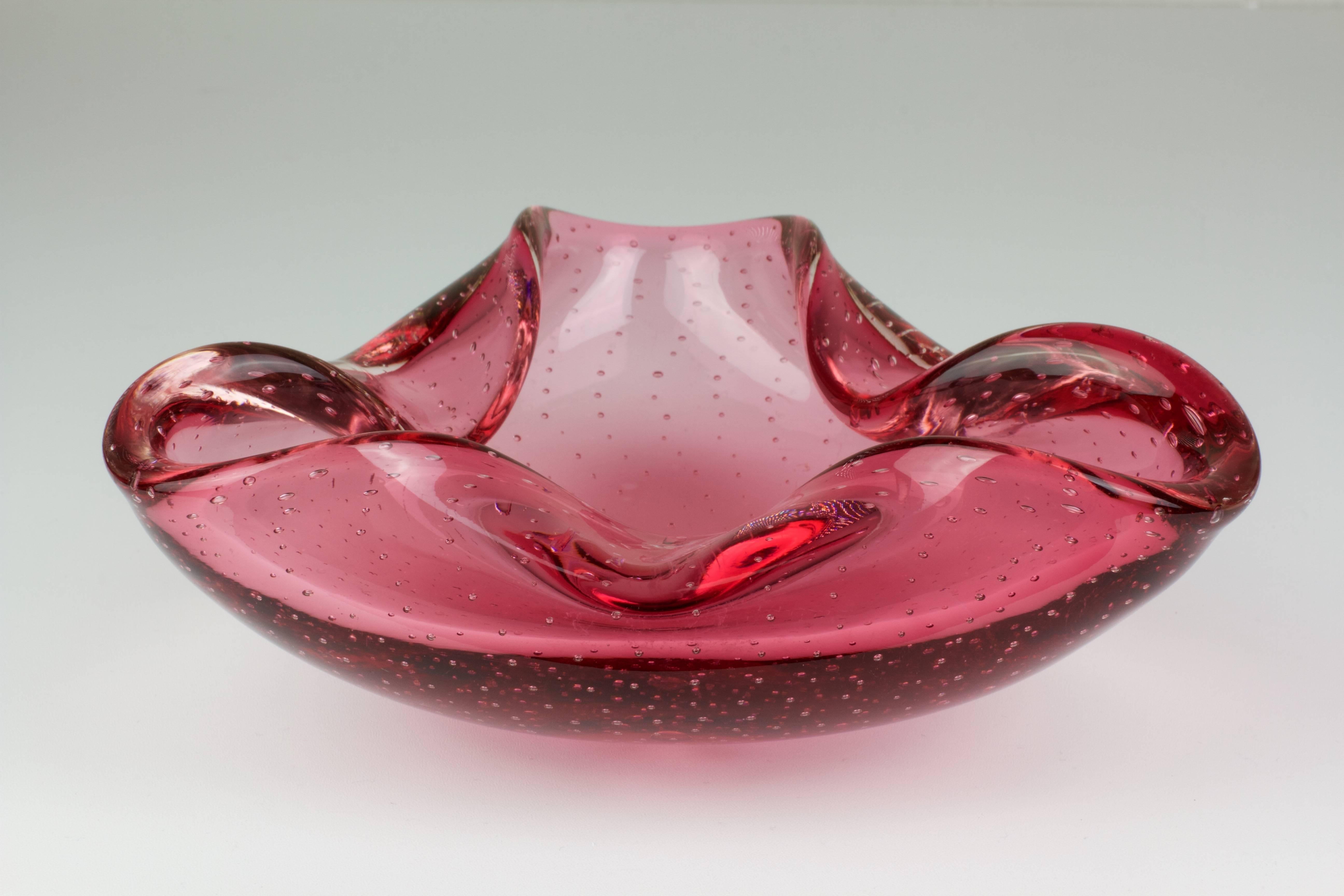 Italian Large 1950s Pink Murano Bubble Glass Bowl Attributed to Carlo Scarpa for Venini