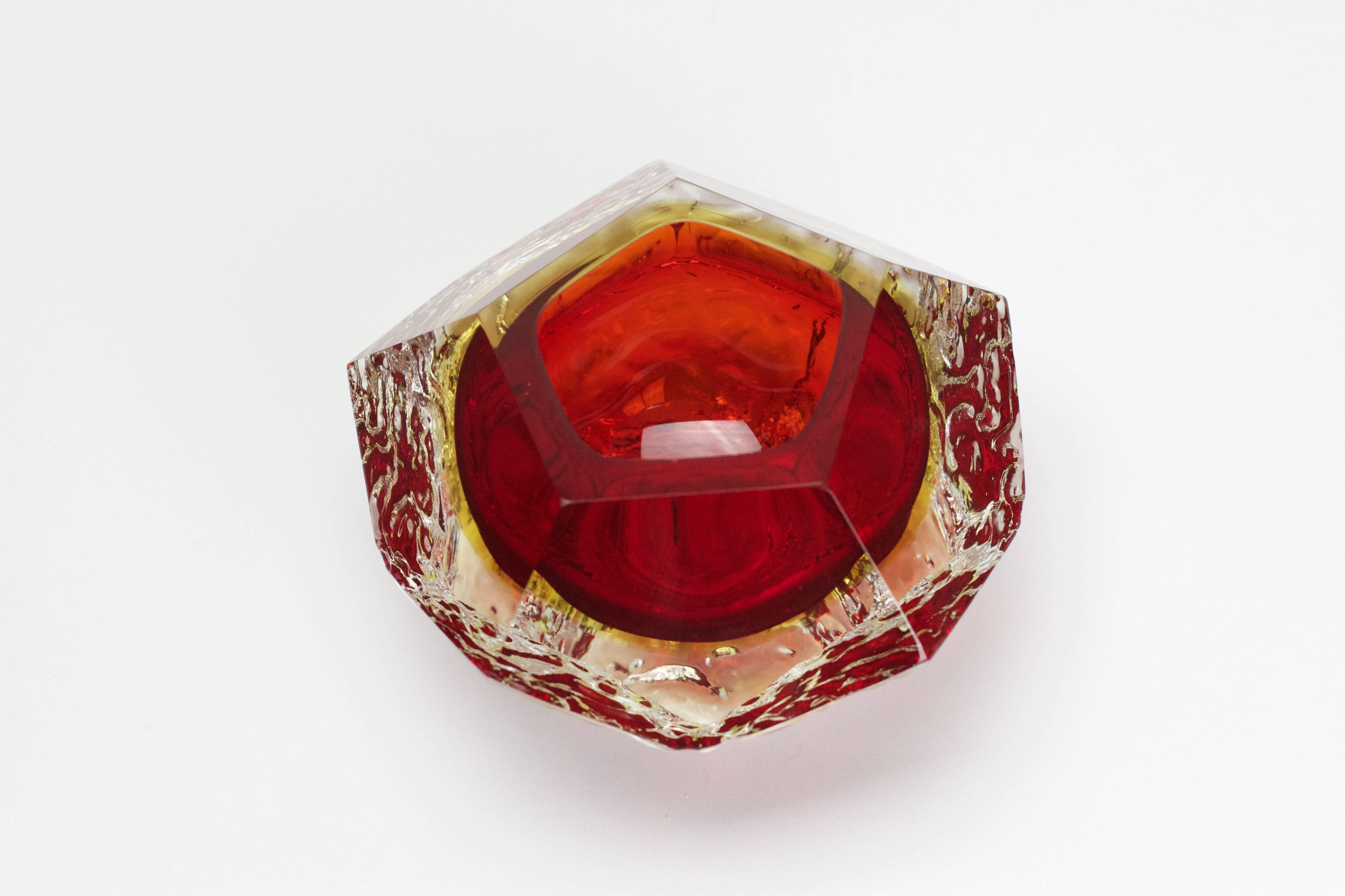 20th Century Textured and Faceted Murano 'Sommerso' Small Glass Bowl by Mandruzzato