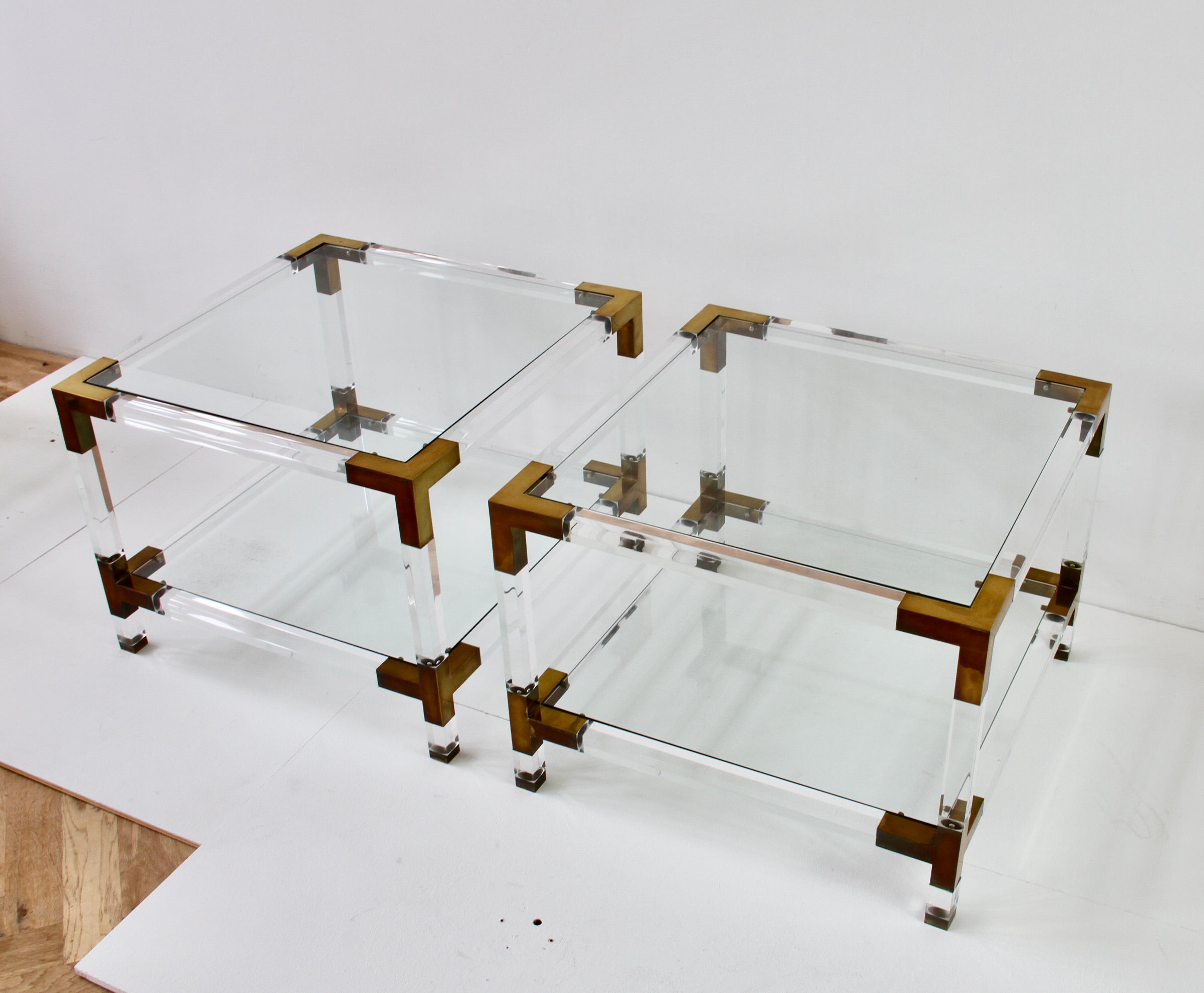 Hollywood Regency Pair of Hollis Jones Style Vintage Acrylic/Lucite Brass Side Tables, circa 1970s For Sale