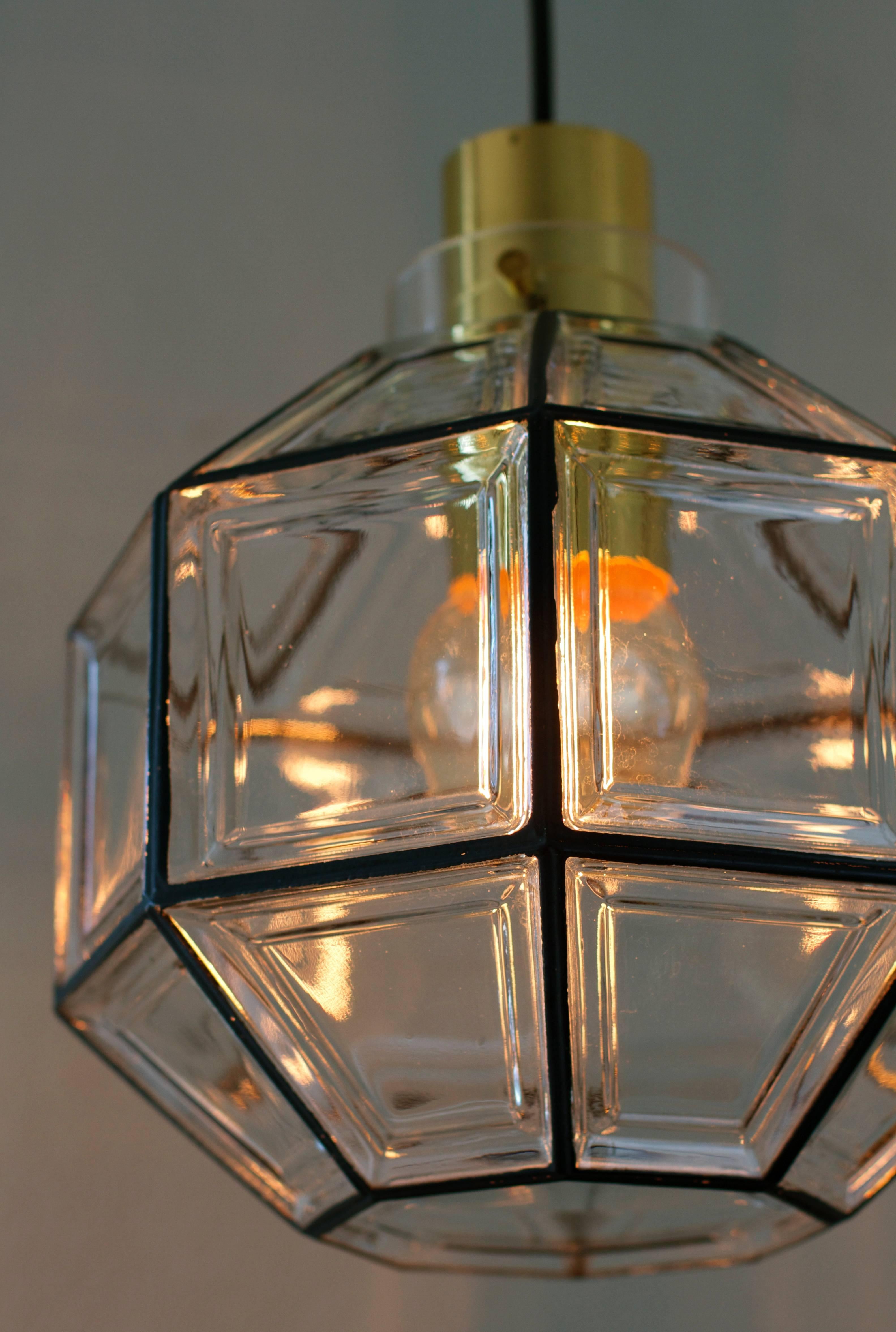 1 von 5 Große minimalistische Pendelleuchten aus Eisen und Glas von Glashütte Limburg 1960s (20. Jahrhundert) im Angebot