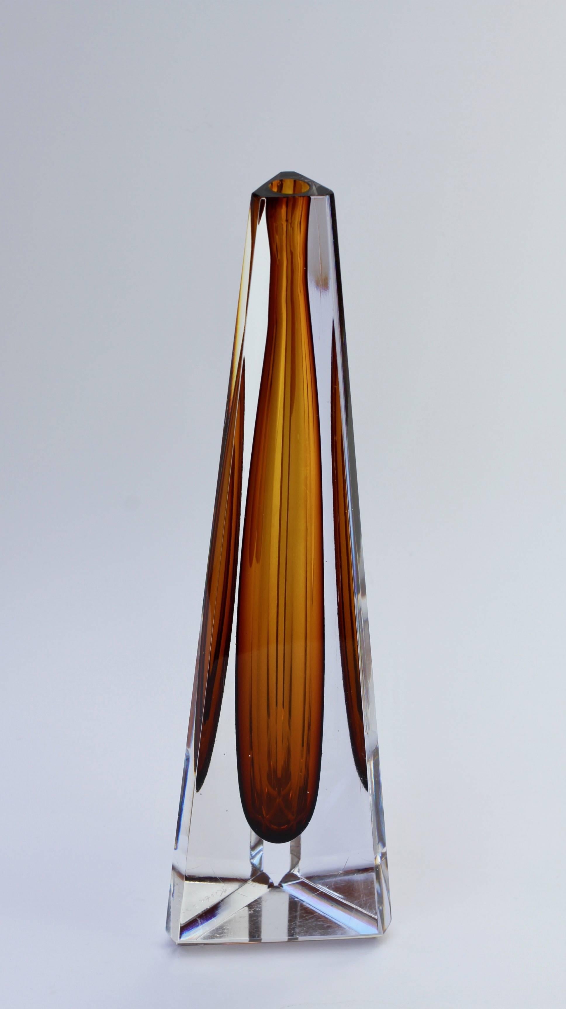 Mid-Century Modern Tall 1950s Faceted Sommerso Vase Signed by Vicke Lindstrand for Kosta Glass