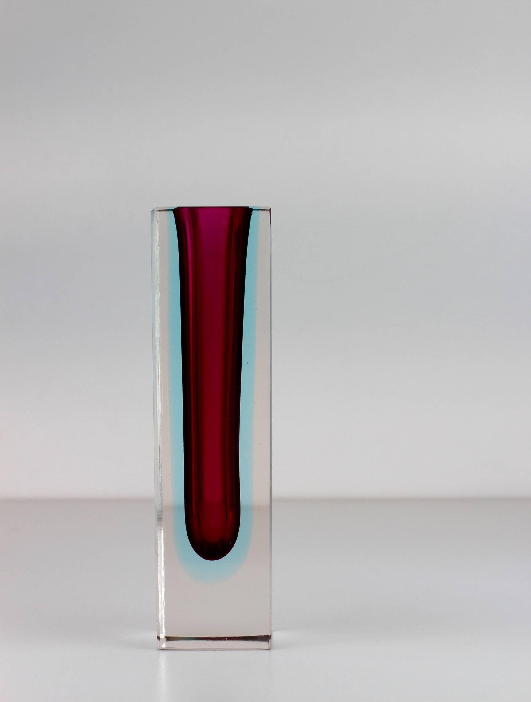 20th Century Faceted Murano 'Sommerso' Glass Vase Attributed to Mandruzzato, circa 1960-1969