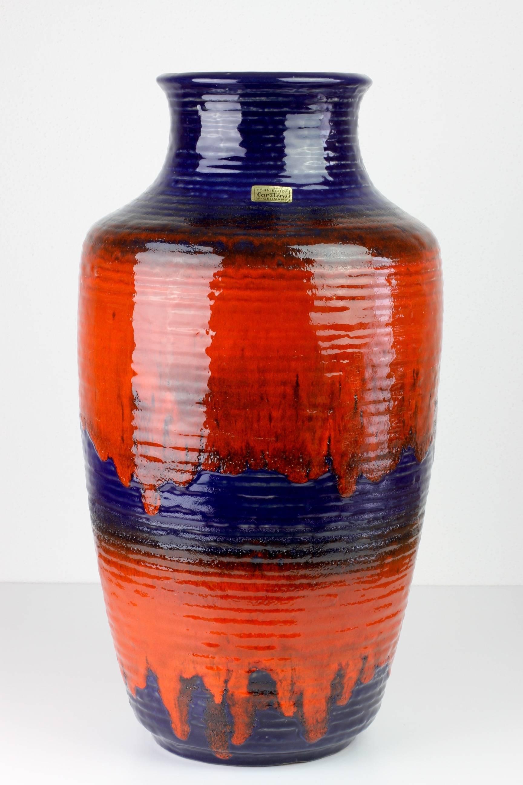 1960s Large Red and Blue Glazed West German Pottery Floor Vase by Carstens In Excellent Condition In Landau an der Isar, Bayern