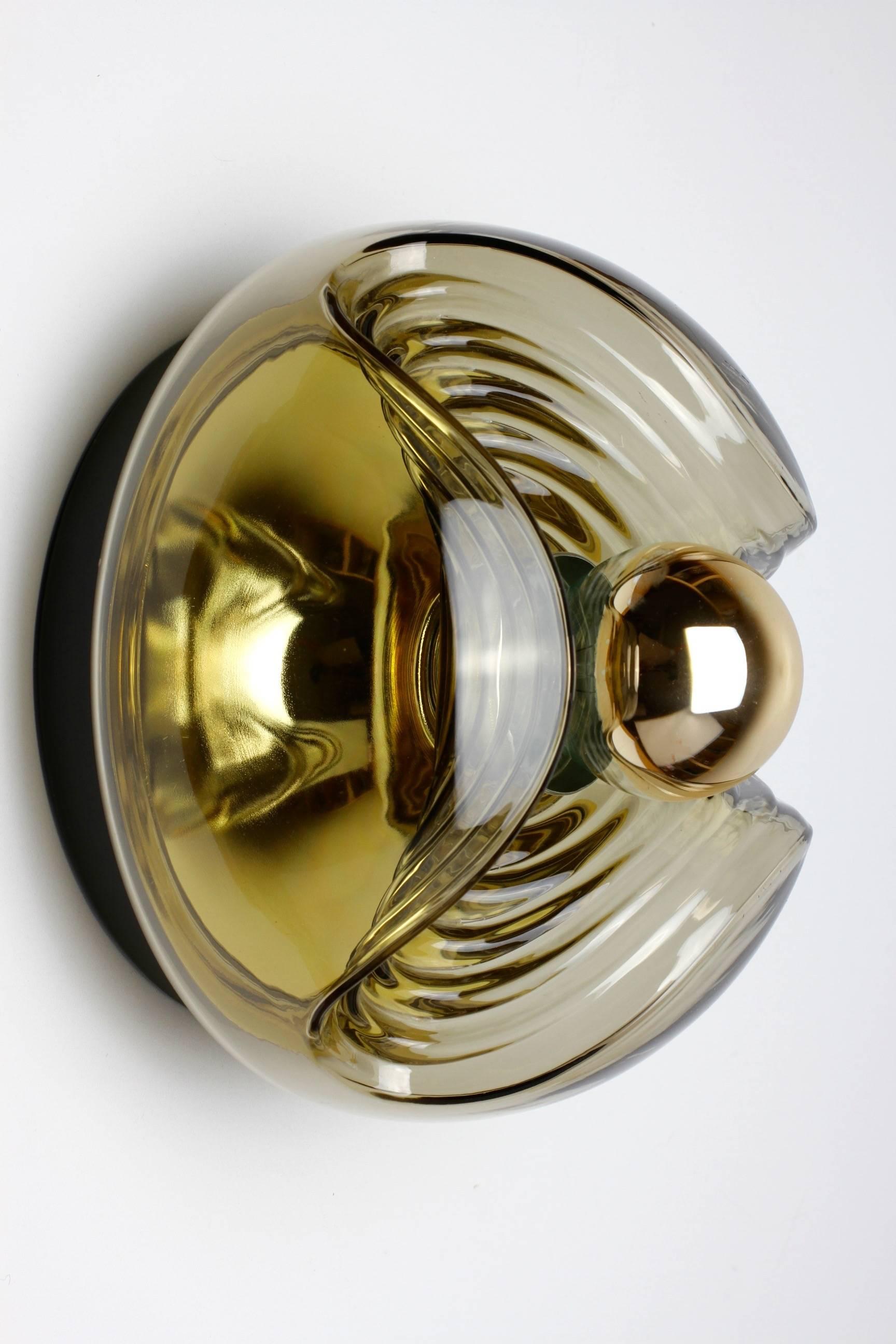 1970s Smoked Glass Koch & Lowy Biomorphic Wall Light Sconce for Peill & Putzler In Excellent Condition In Landau an der Isar, Bayern