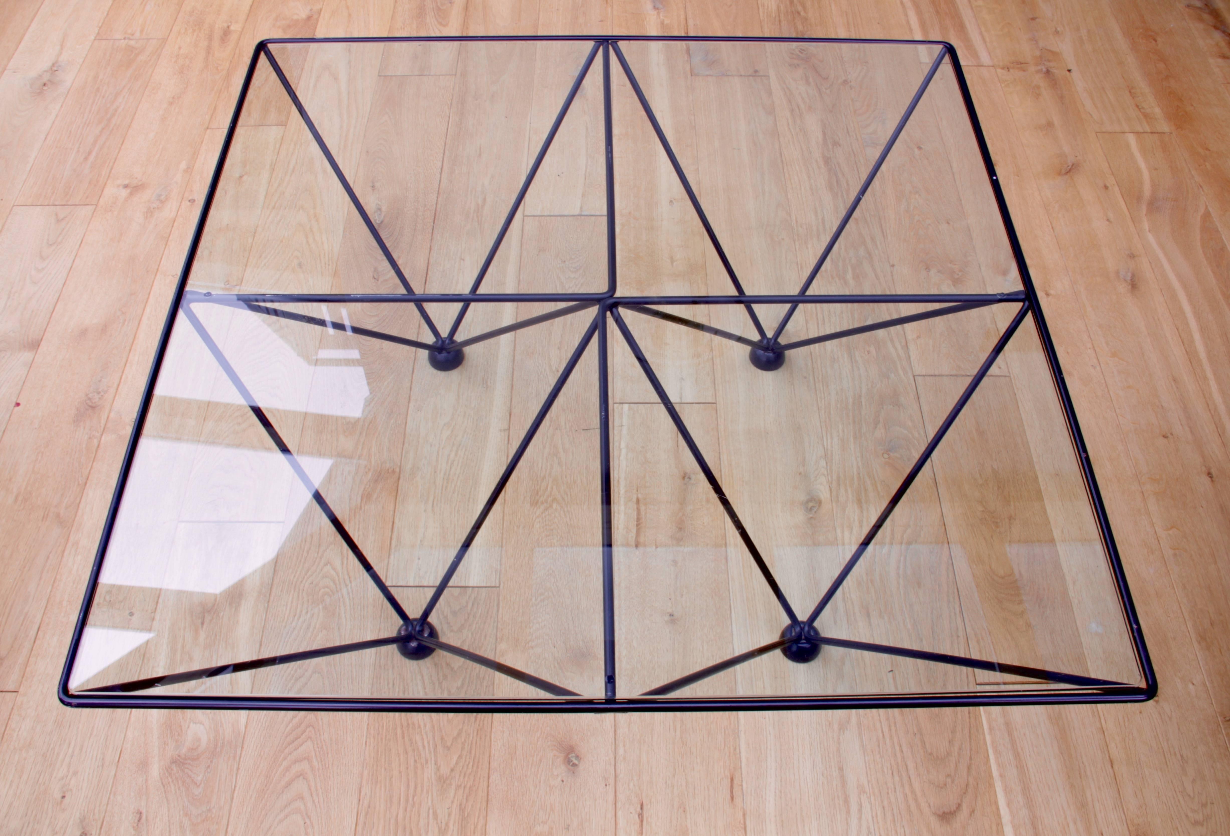 Mid-Century Modern Minimalist Geometric Paolo Piva 'Alanda' Style Glass Coffee Table, circa 1980s