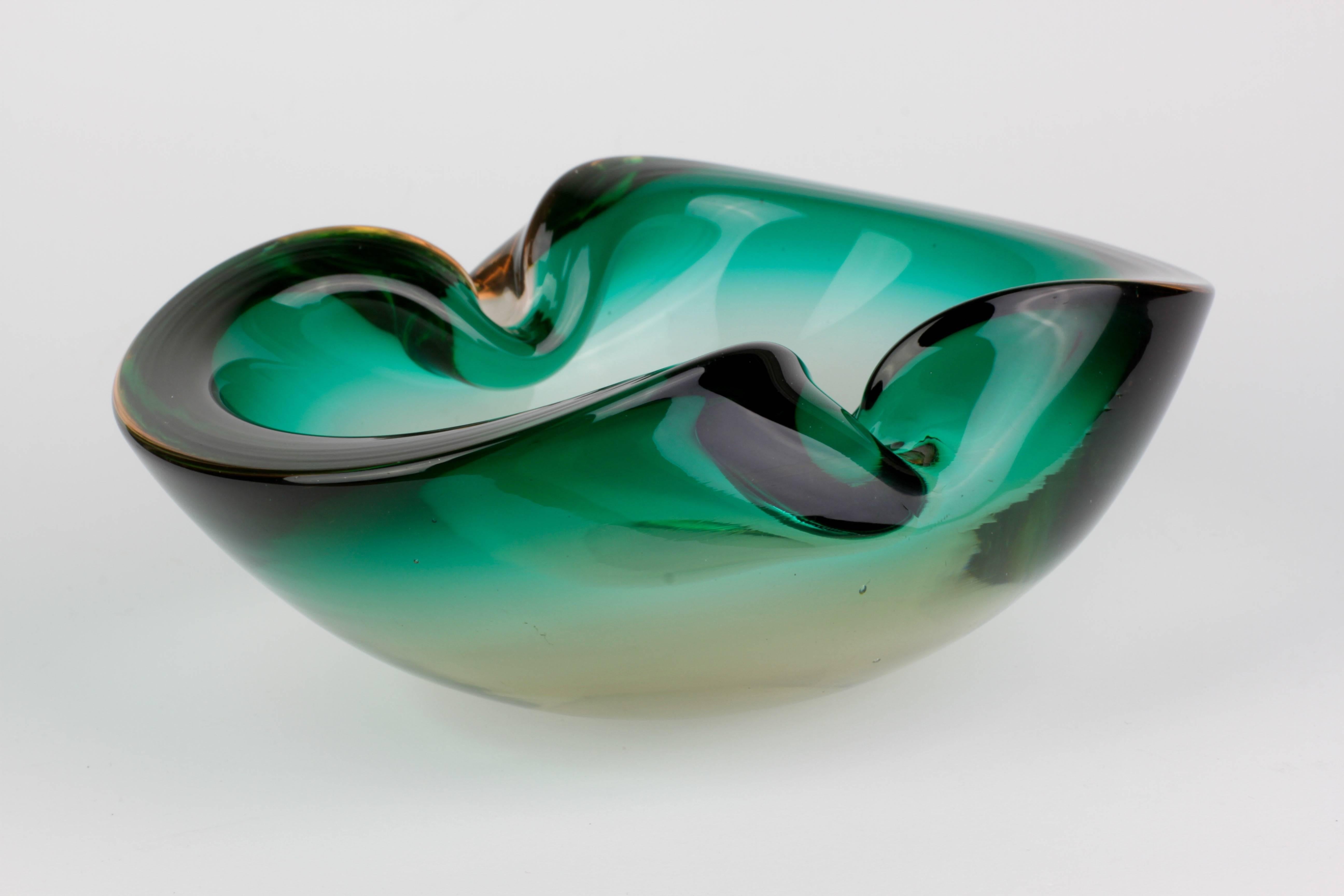 Italian Green Murano Glass Bowl Attributed to Flavio Poli for Seguso d'Arte, circa 1960
