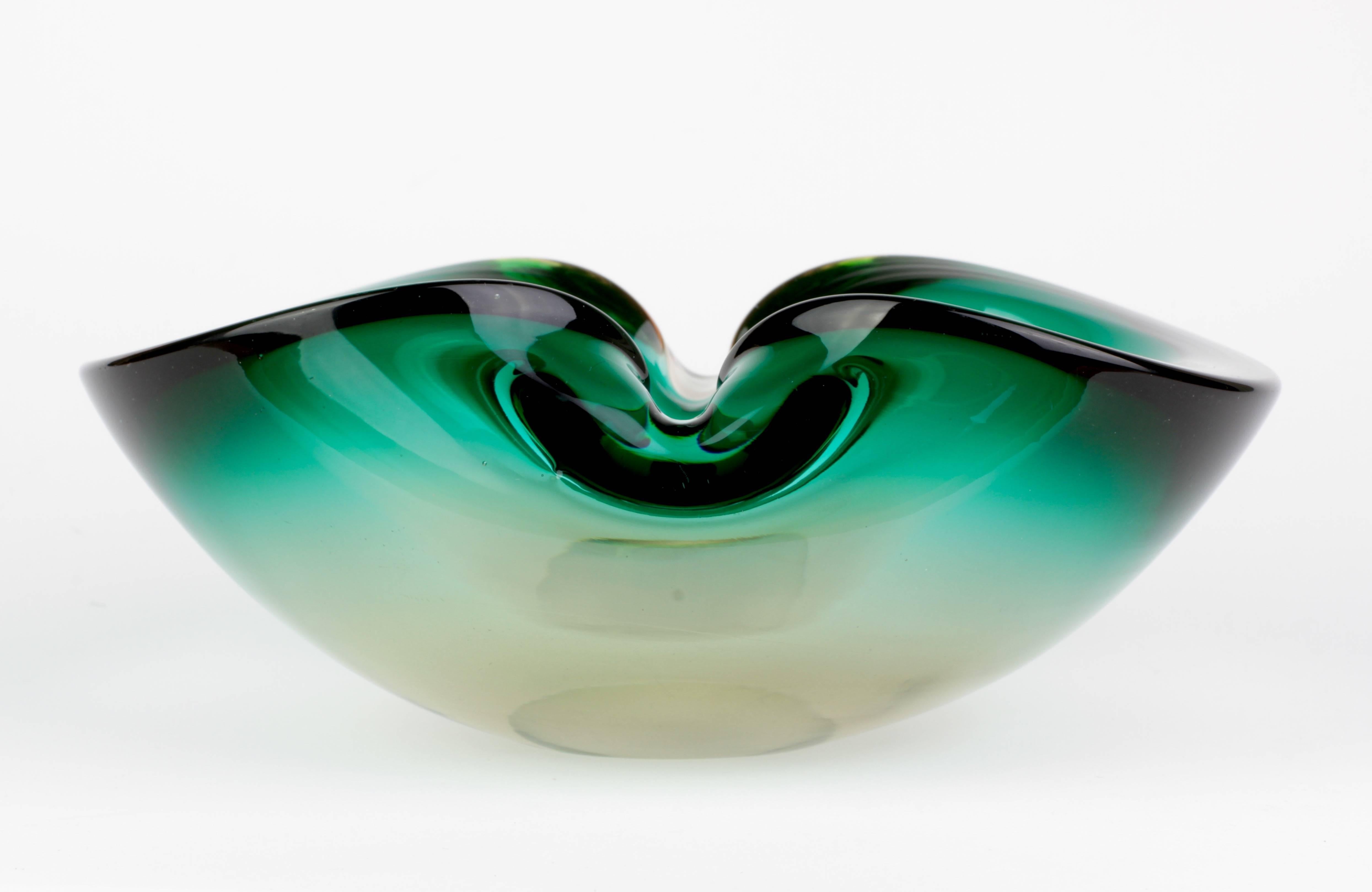 20th Century Green Murano Glass Bowl Attributed to Flavio Poli for Seguso d'Arte, circa 1960