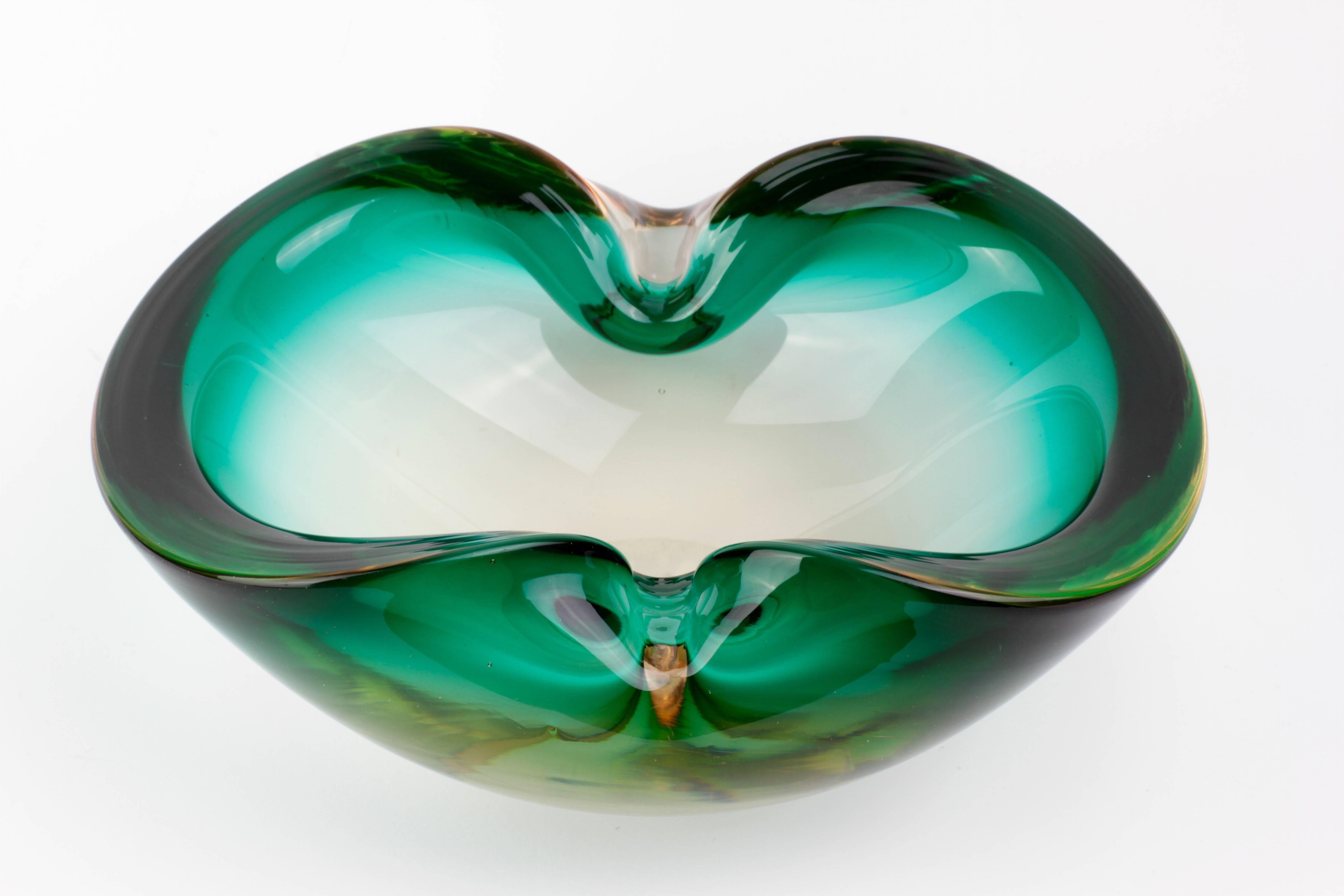 Blown Glass Green Murano Glass Bowl Attributed to Flavio Poli for Seguso d'Arte, circa 1960