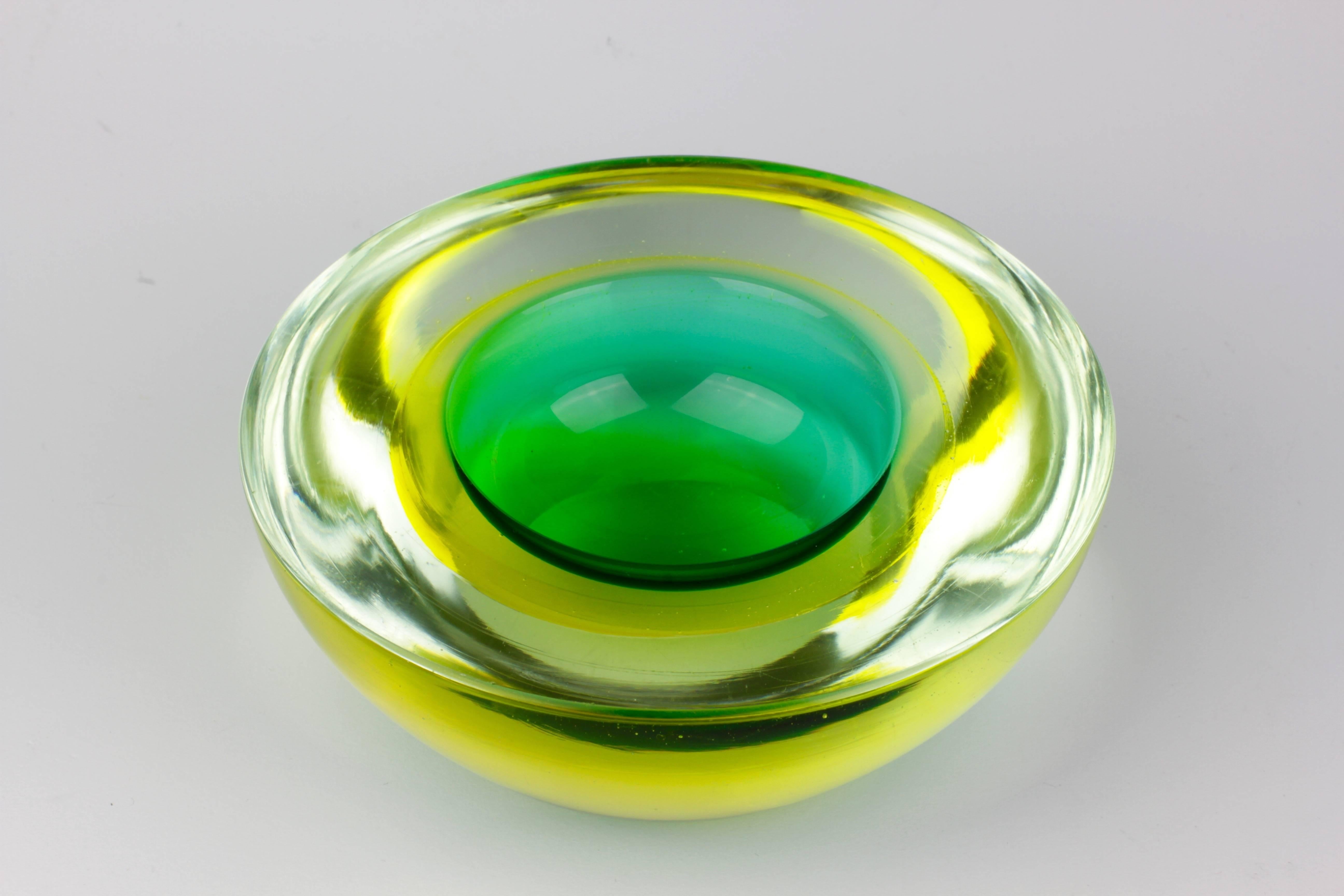 Mid-Century Modern Rare Green and Yellow Murano Sommerso Glass Bowl by Seguso for Vetri d'Arte