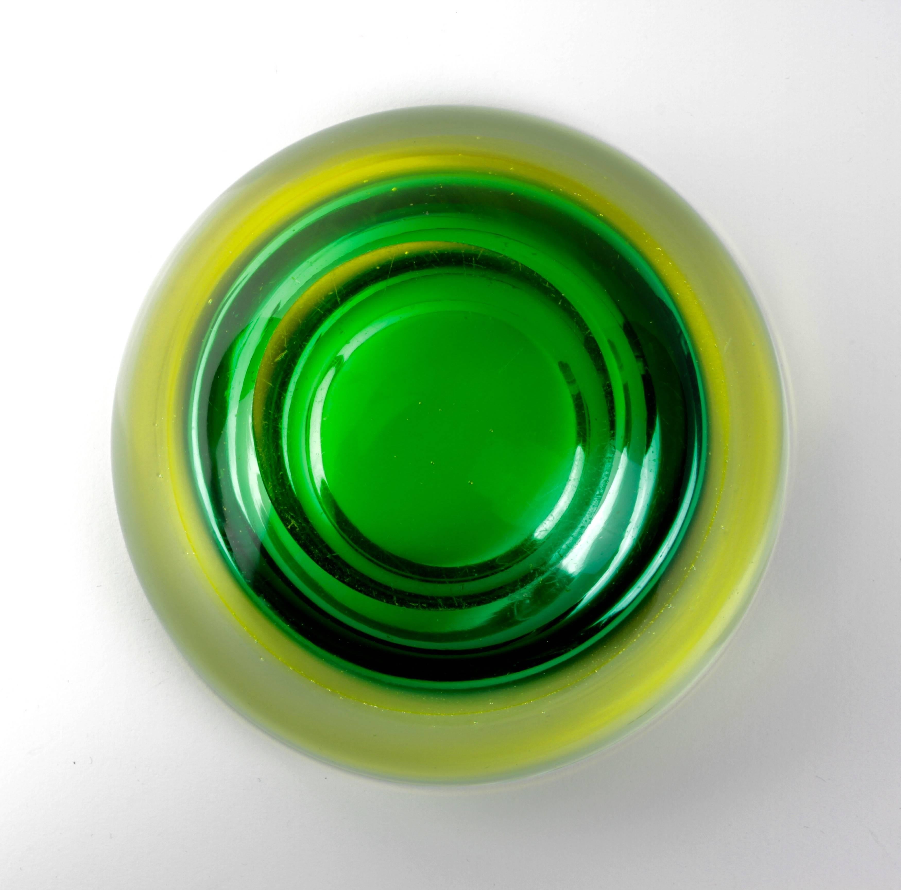 Rare Green and Yellow Murano Sommerso Glass Bowl by Seguso for Vetri d'Arte In Excellent Condition In Landau an der Isar, Bayern
