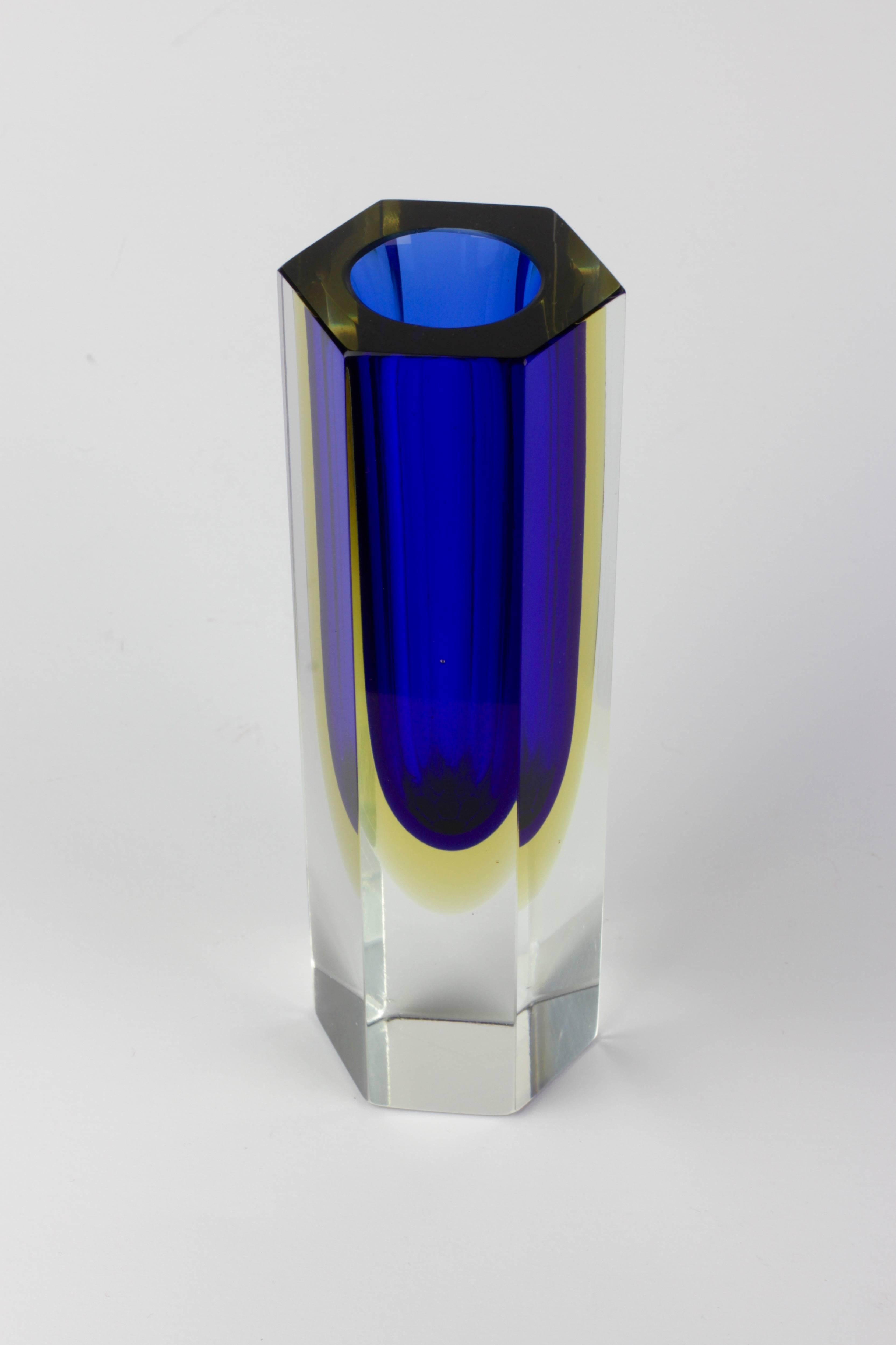 Italian Faceted Murano 'Sommerso' Glass Vase Attributed to Mandruzzato, circa 1960-1969