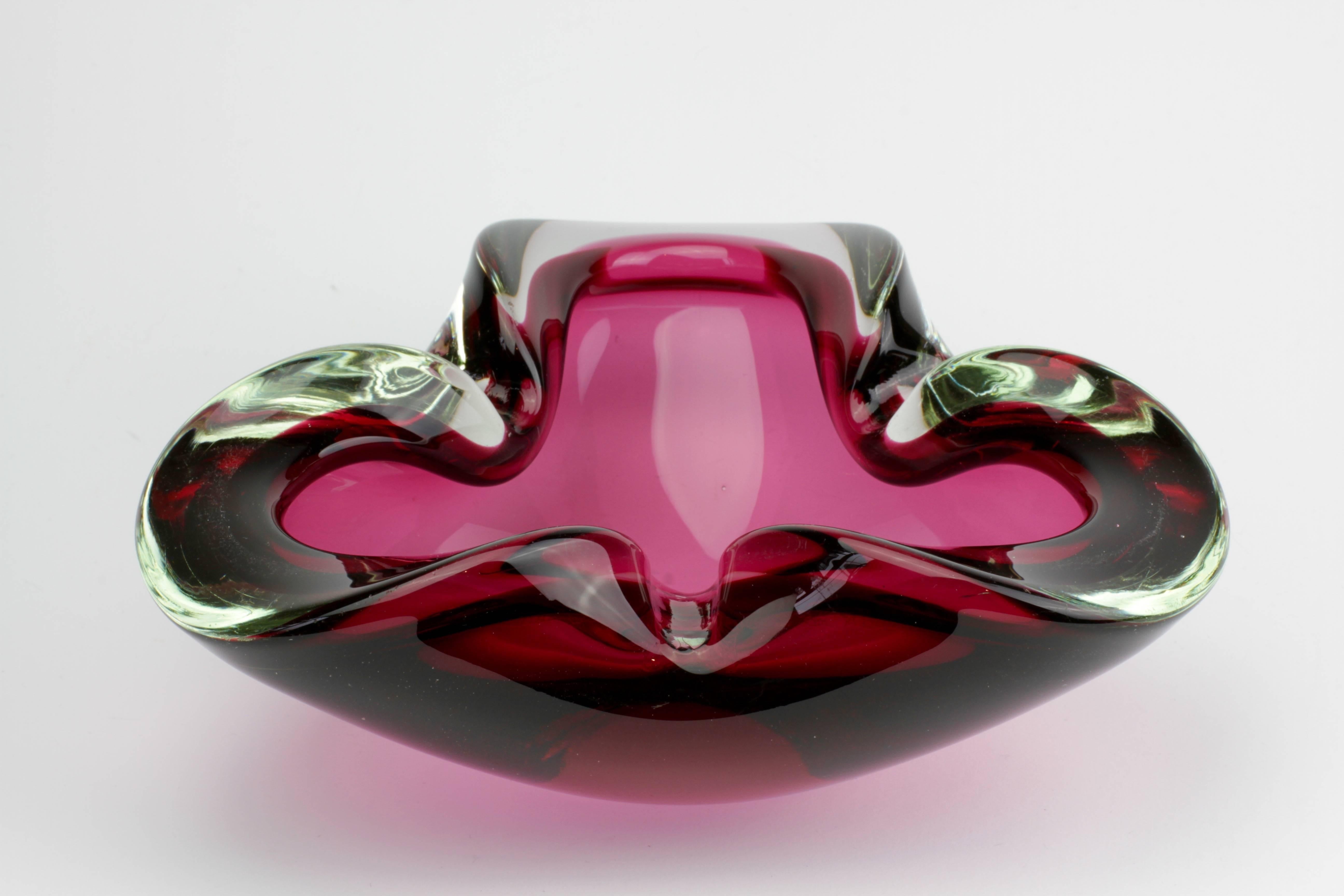 Mid-Century Modern Pink Biomorphic Triangular Murano Glass Bowl or Ashtray Attributed to Cenedese