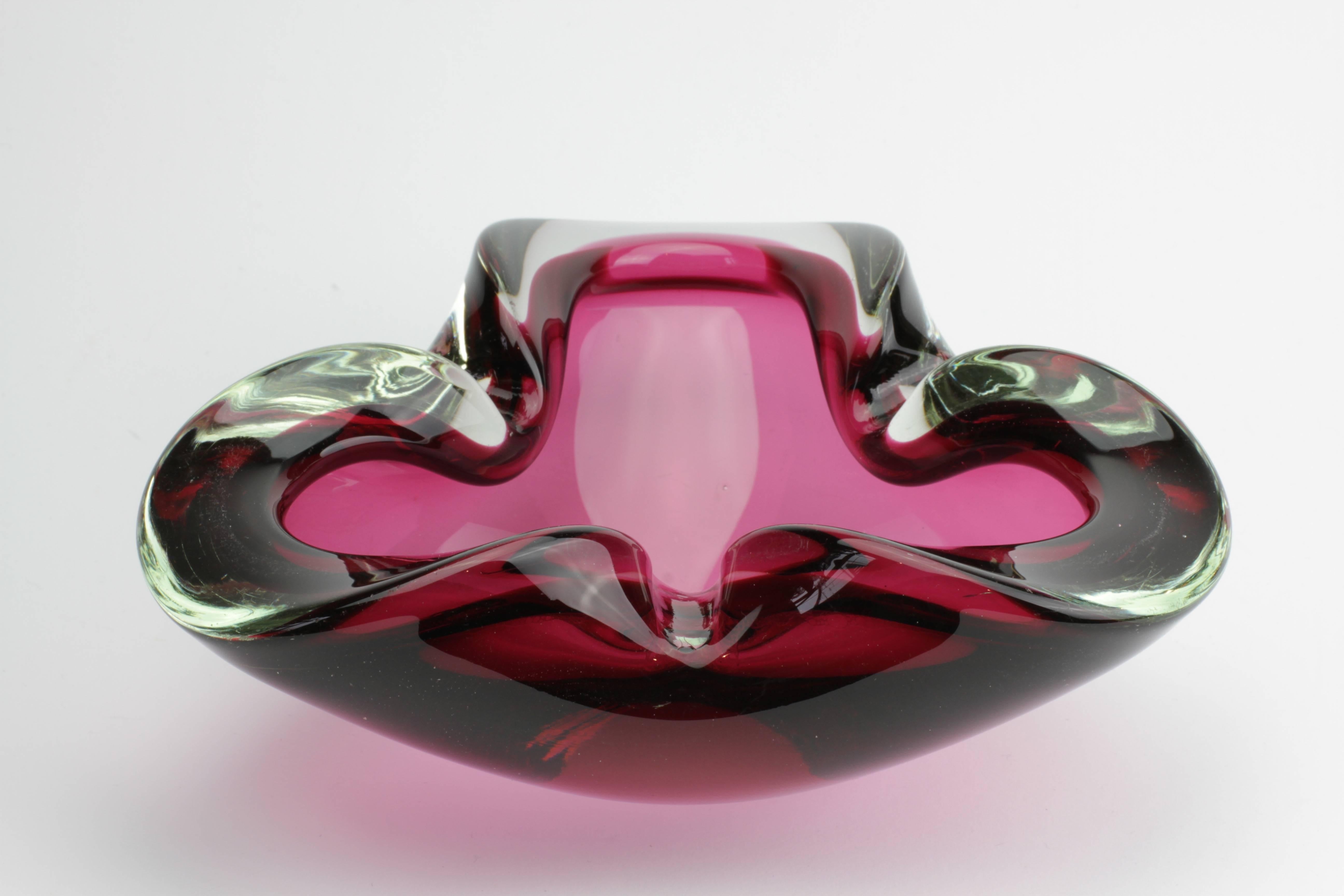 Italian Pink Biomorphic Triangular Murano Glass Bowl or Ashtray Attributed to Cenedese