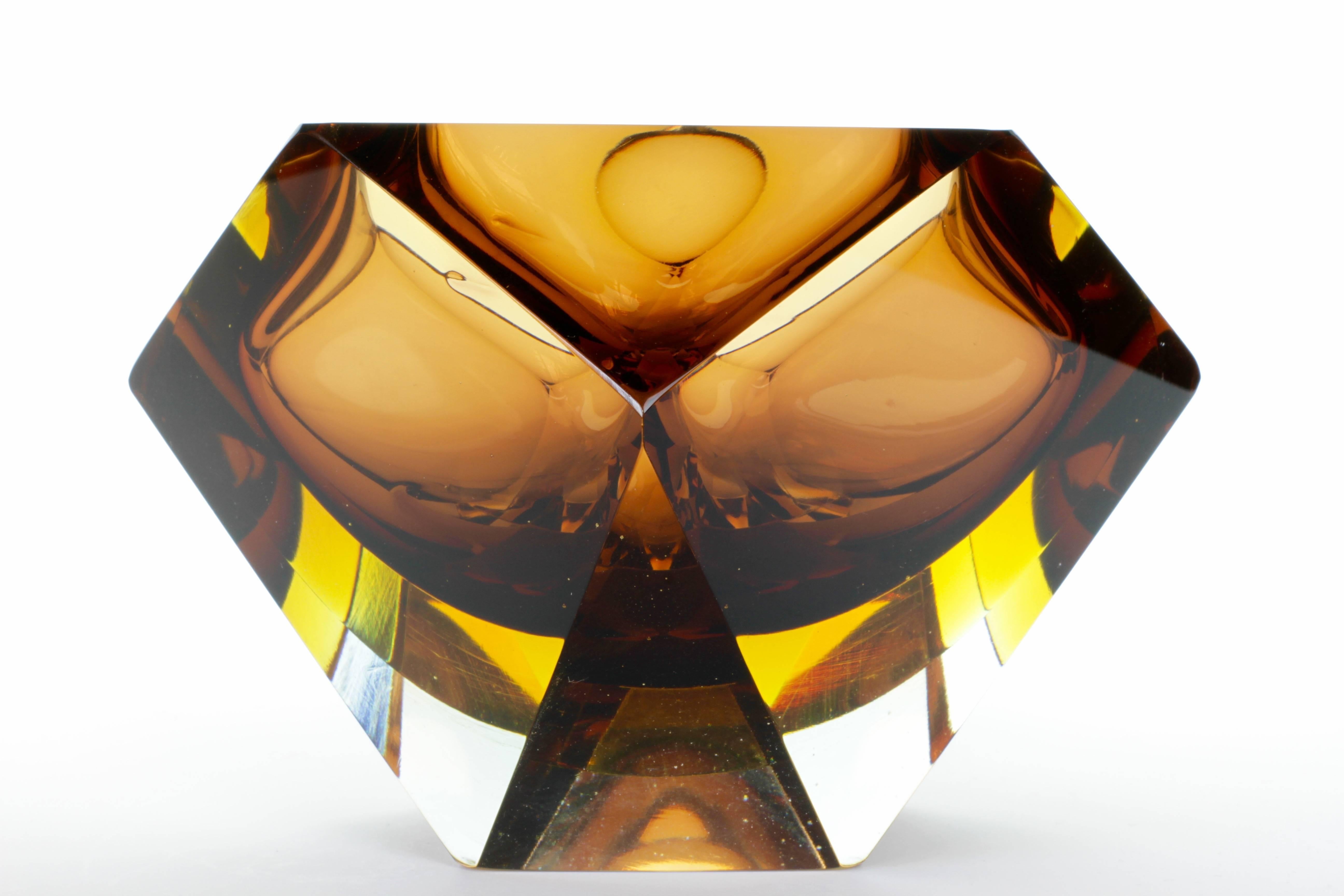 Monumental Huge Italian Diamond Cut Faceted Murano Glass Bowl Mandruzzato Style In Good Condition In Landau an der Isar, Bayern
