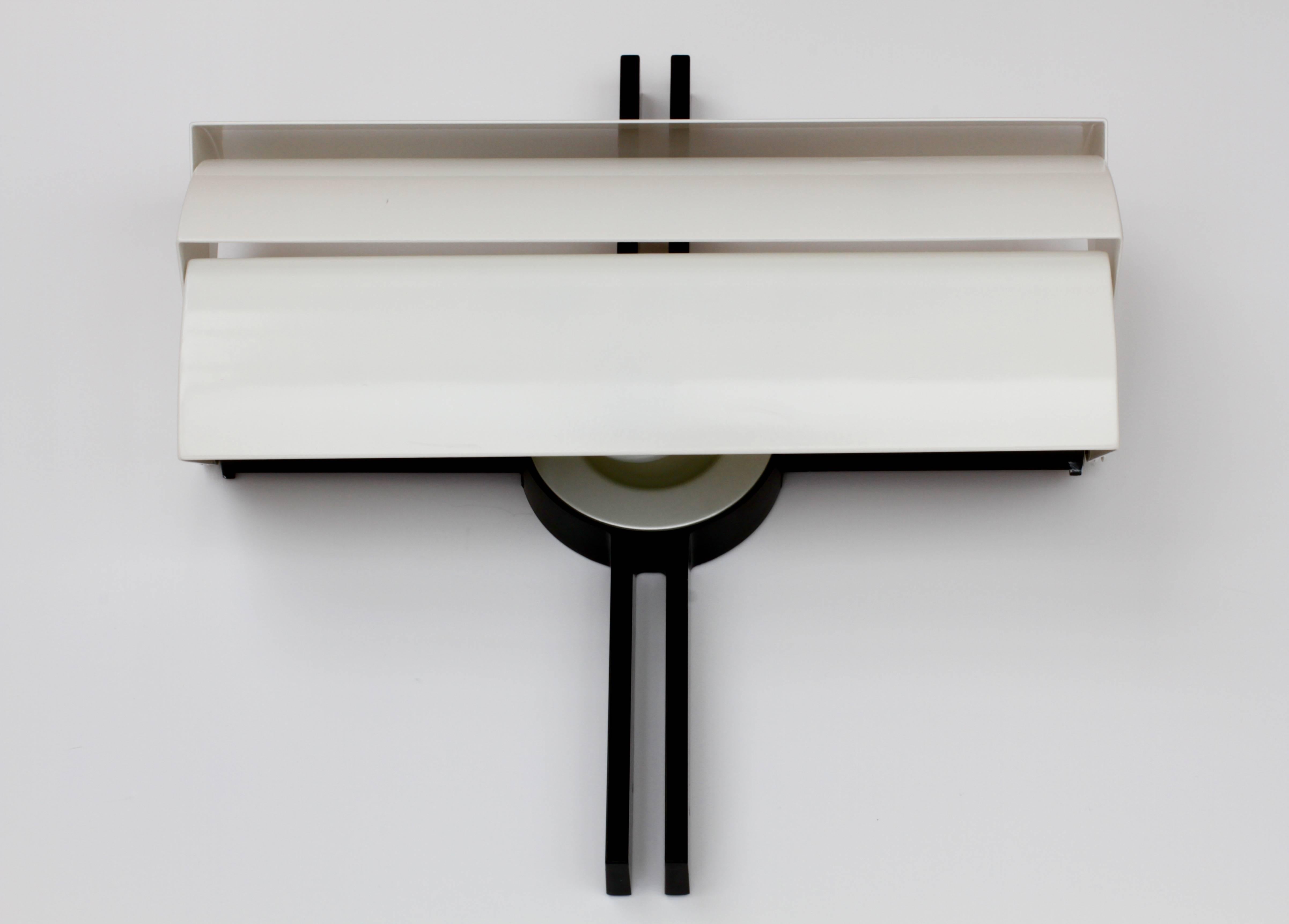 Mid-Century Modern Three Italian Architectural Stria Wall Sconces by Ernesto Gismondi for Artemide