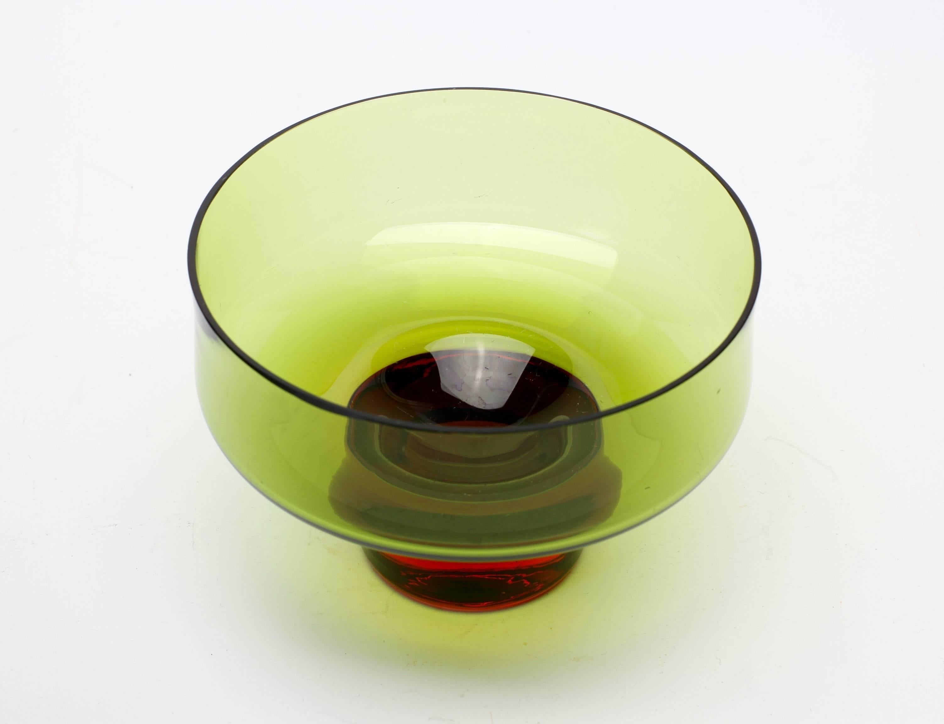 Swedish Mid-Century Green and Amber Toned Glass Bowl by Bo Borgström for Aseda In Good Condition In Landau an der Isar, Bayern