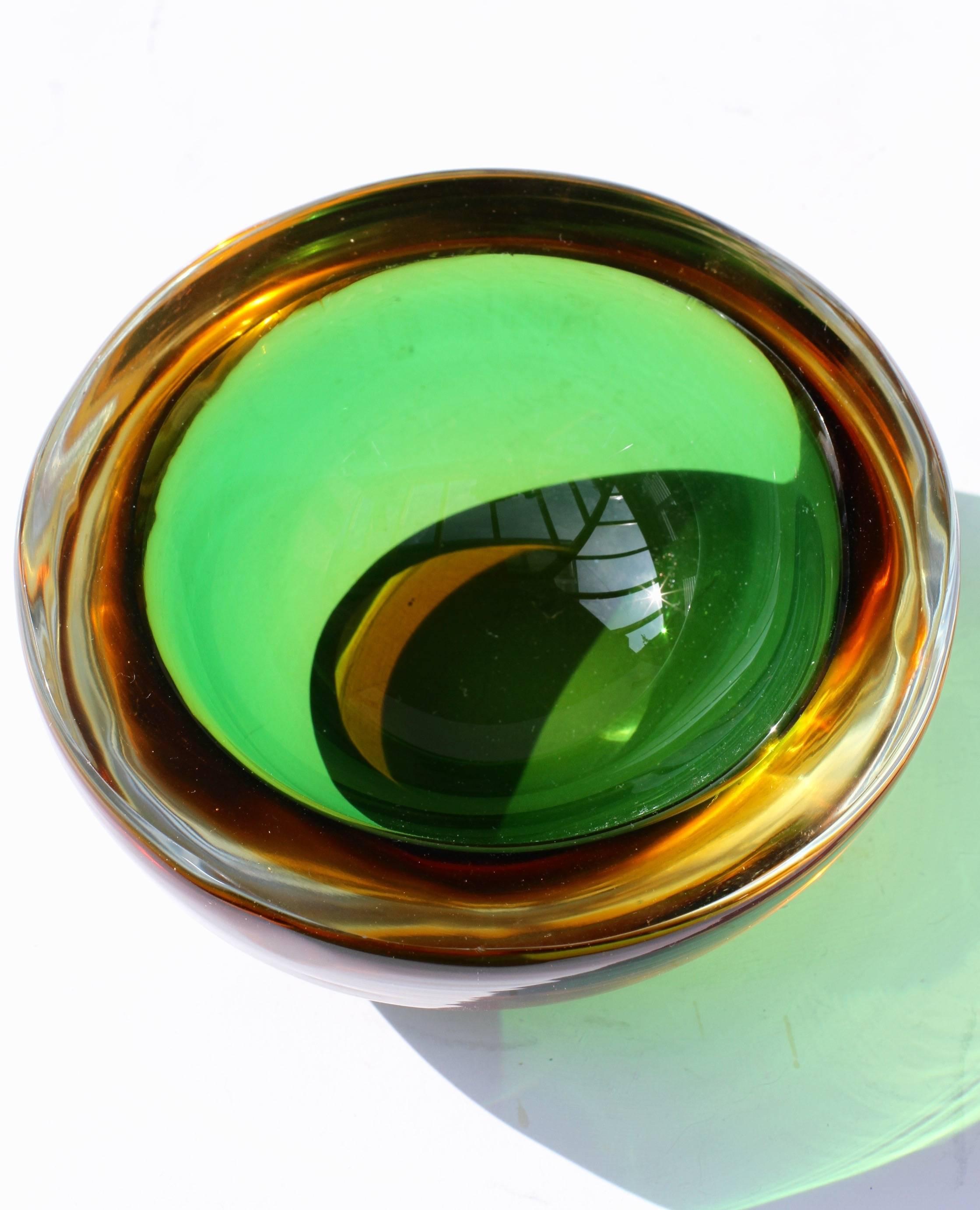 Italian Vintage Green & Amber Murano 'Sommerso' Art Glass Bowl Attributed to Flavio Poli