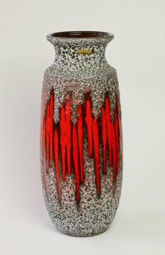 Hohe Mitte des Jahrhunderts Westdeutsche Keramik Rot gestreifte Vase Lava Glasur von Scheurich