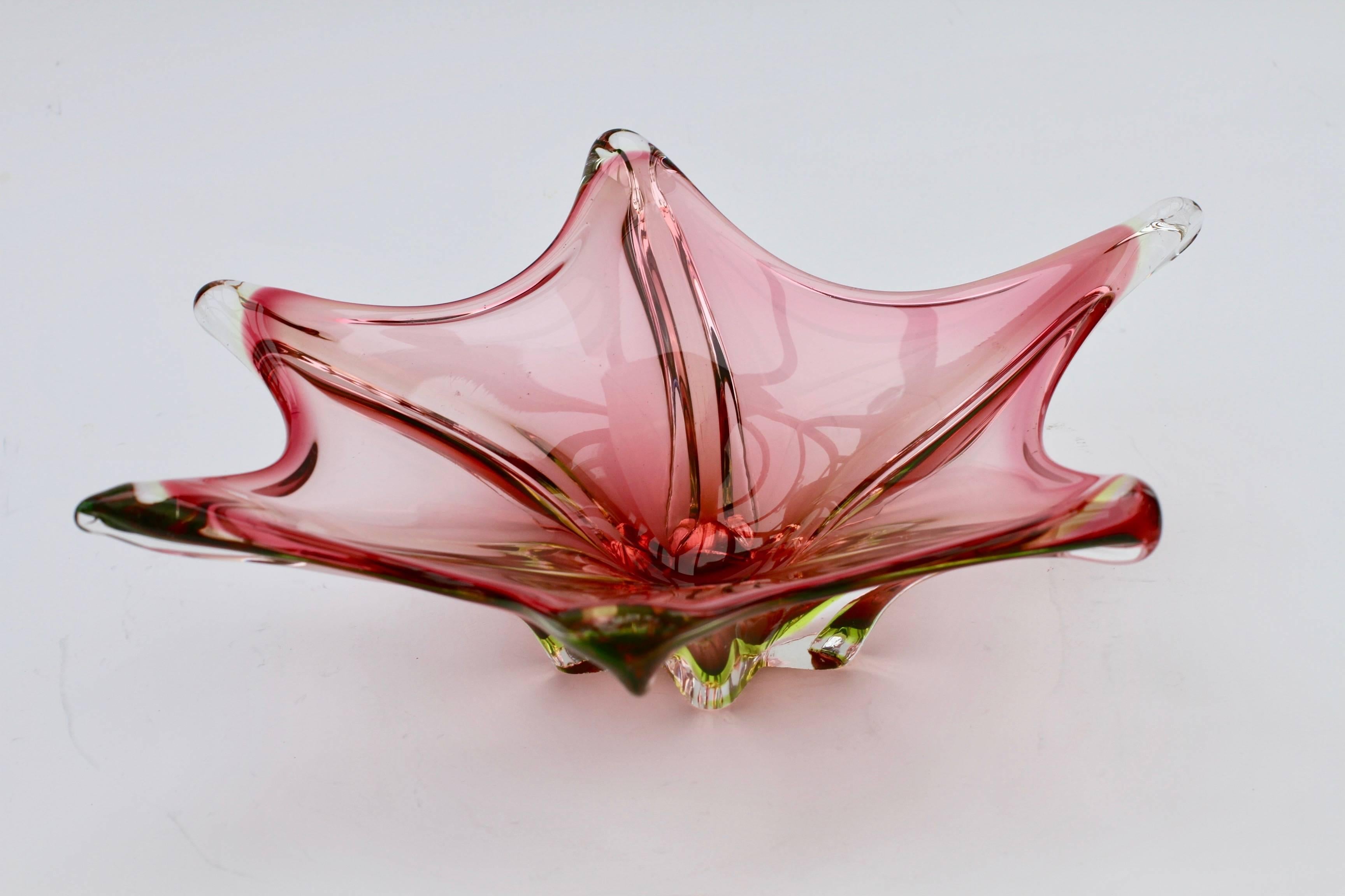 Vintage Mid-Century 'Webbed' Murano Pink and Green Sommerso Glass Bowl c. 1950s In Good Condition In Landau an der Isar, Bayern