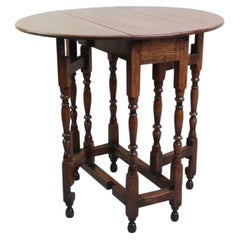 Small Antique Oak Gateleg Table With Turned Supports. English, C.1920