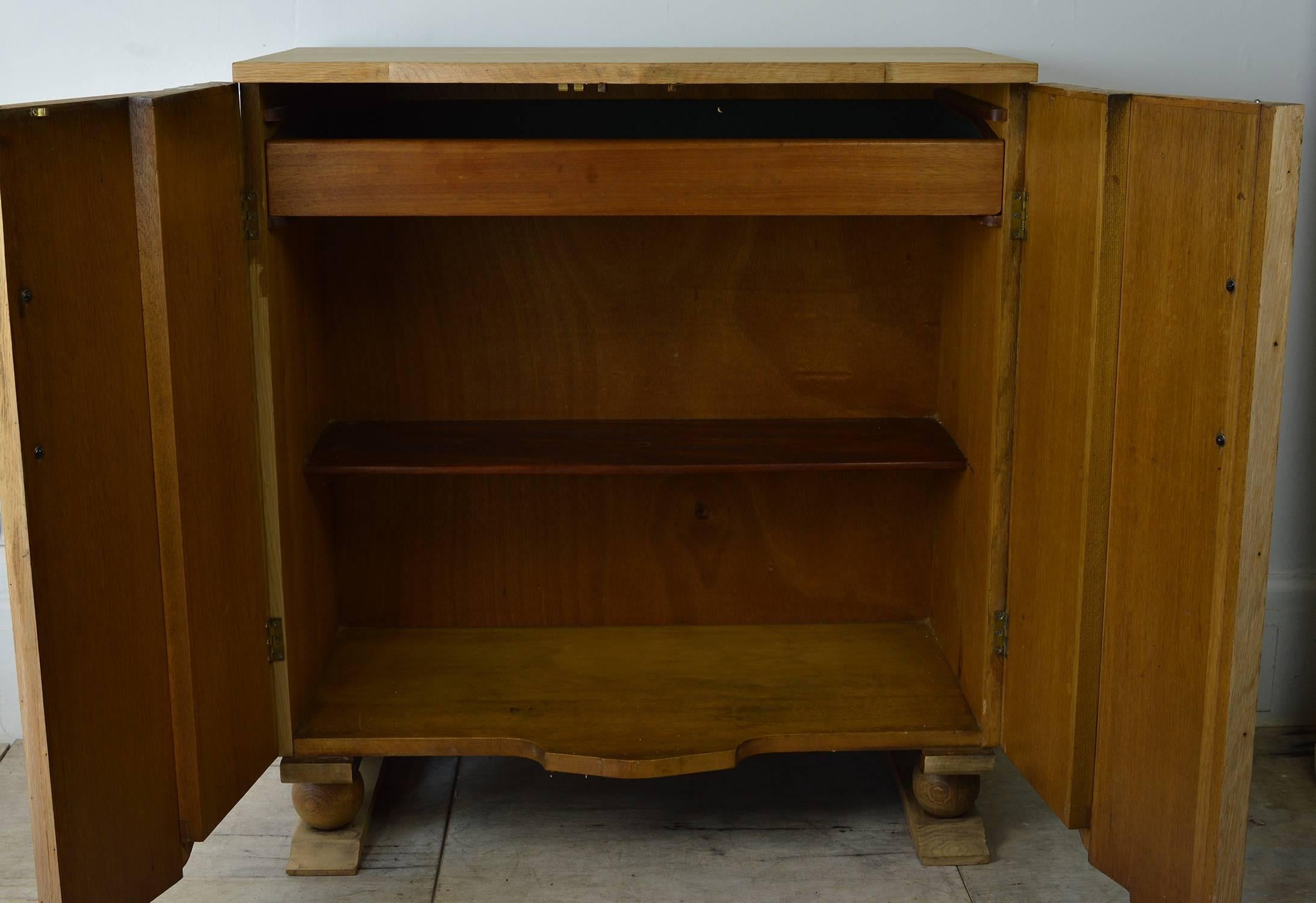Small Art Deco Bleached Oak Buffet, English, circa 1930 In Good Condition In St Annes, Lancashire