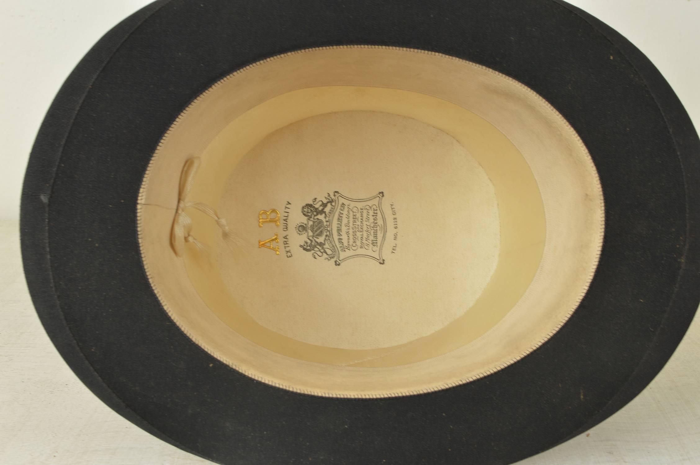 Edwardian Antique Plush Silk Medium Size Top Hat with Original Hatbox
