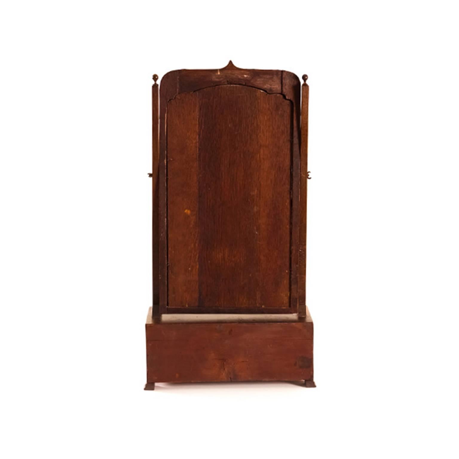 English 18th Century Georgian Walnut Dressing Mirror For Sale