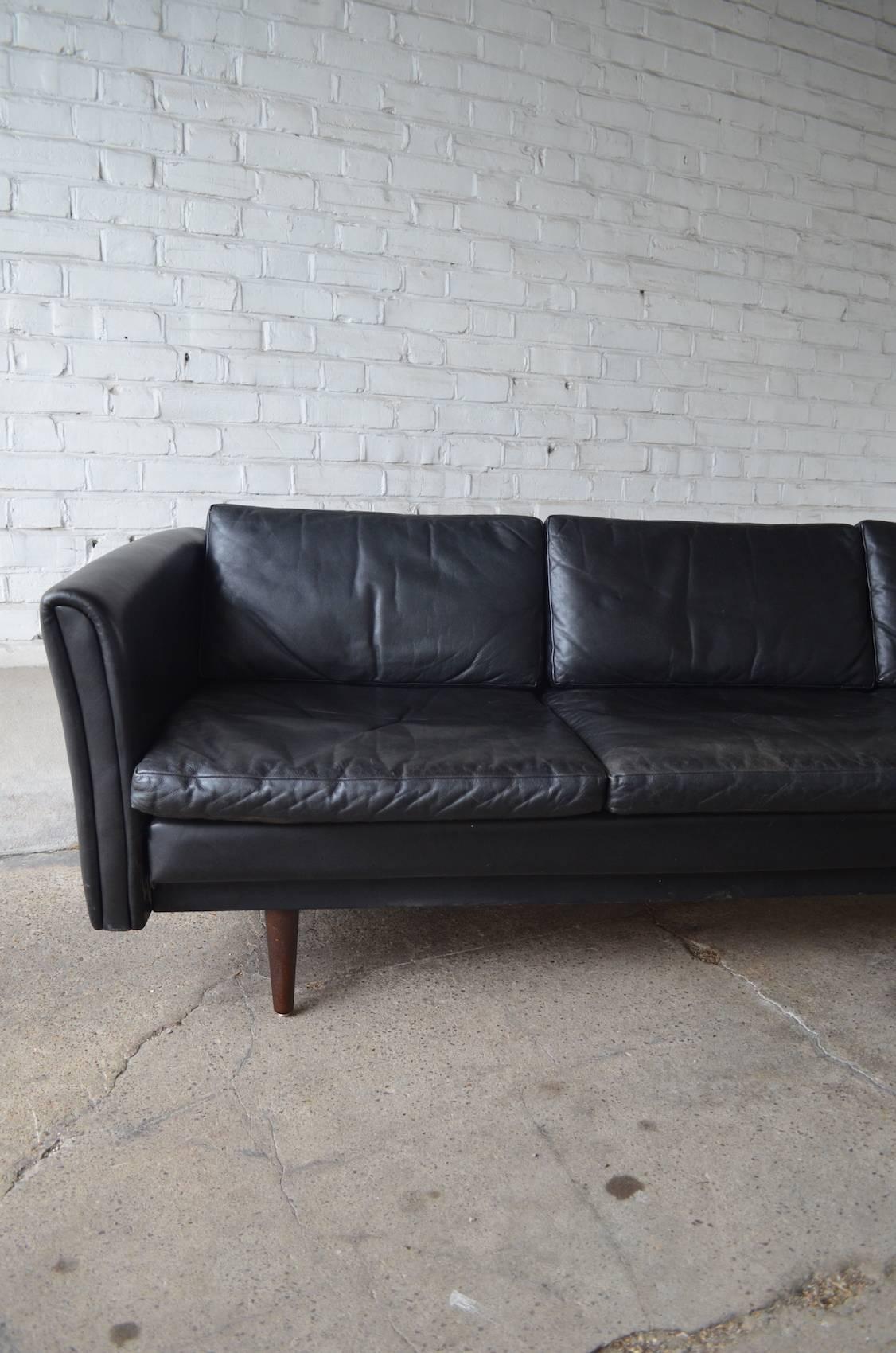 Black Leather Danish Midcentury Sofa, 1960s For Sale 1