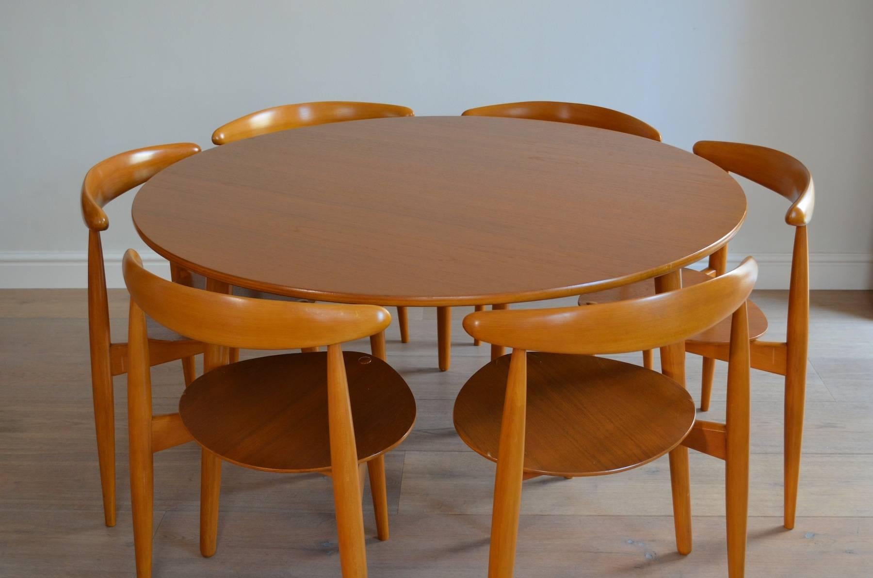 Danish Hans Wegner for Fritz Hansen 'Heart' Dining Table and Six Chairs