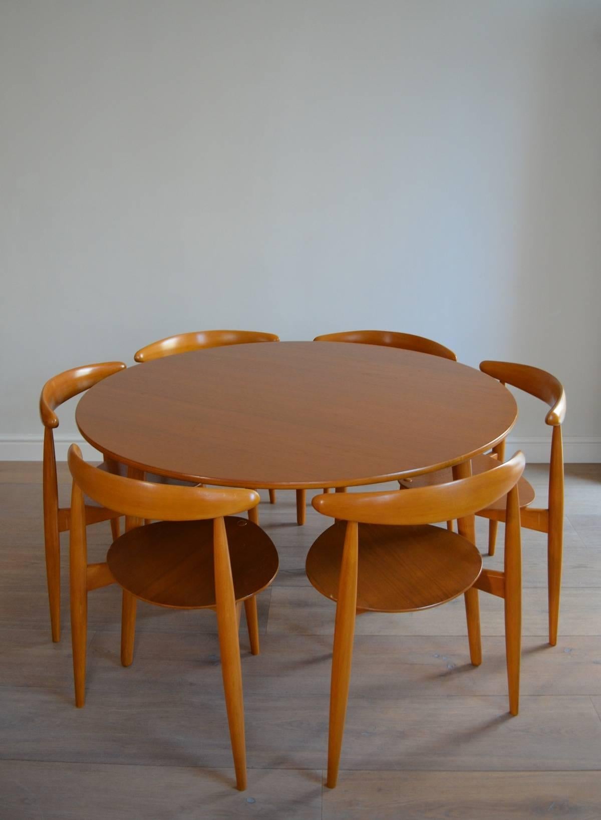 Hans Wegner for Fritz Hansen 'Heart' Dining Table and Six Chairs 1